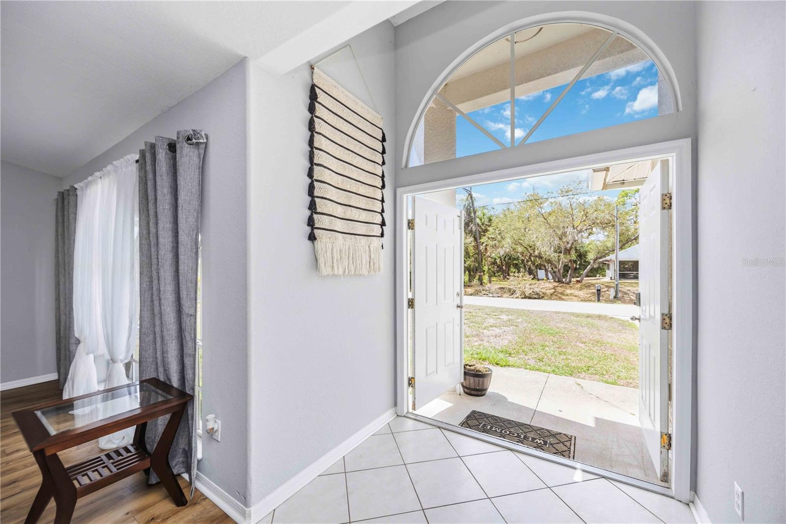 Image 3 of 33 For 1360 Nora Lane