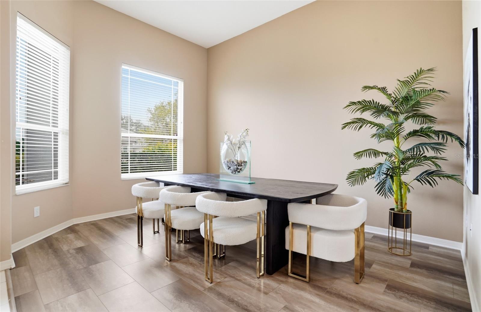 Image 12 of 72 For 7215 Coachlight Street