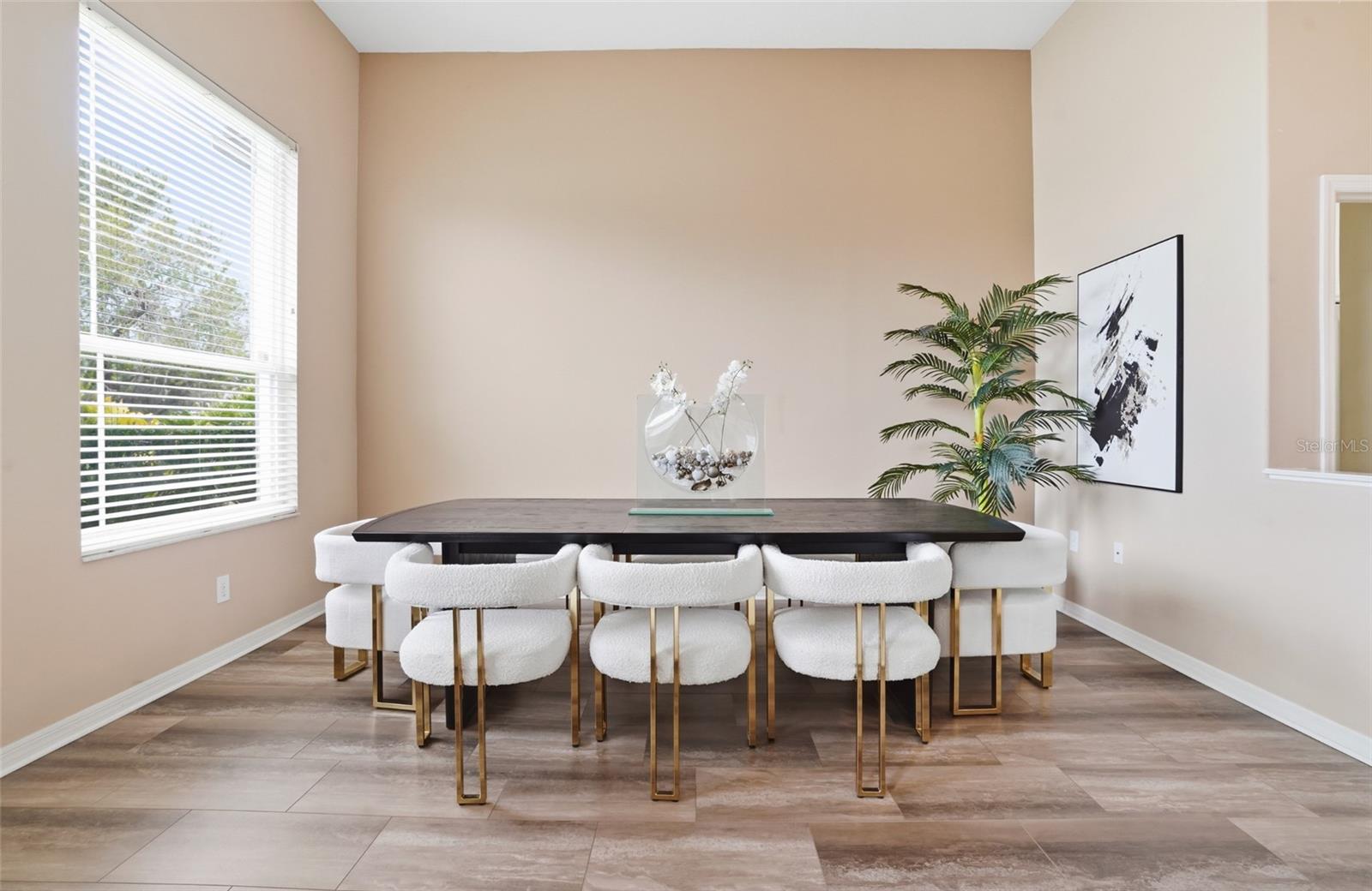 Image 13 of 72 For 7215 Coachlight Street