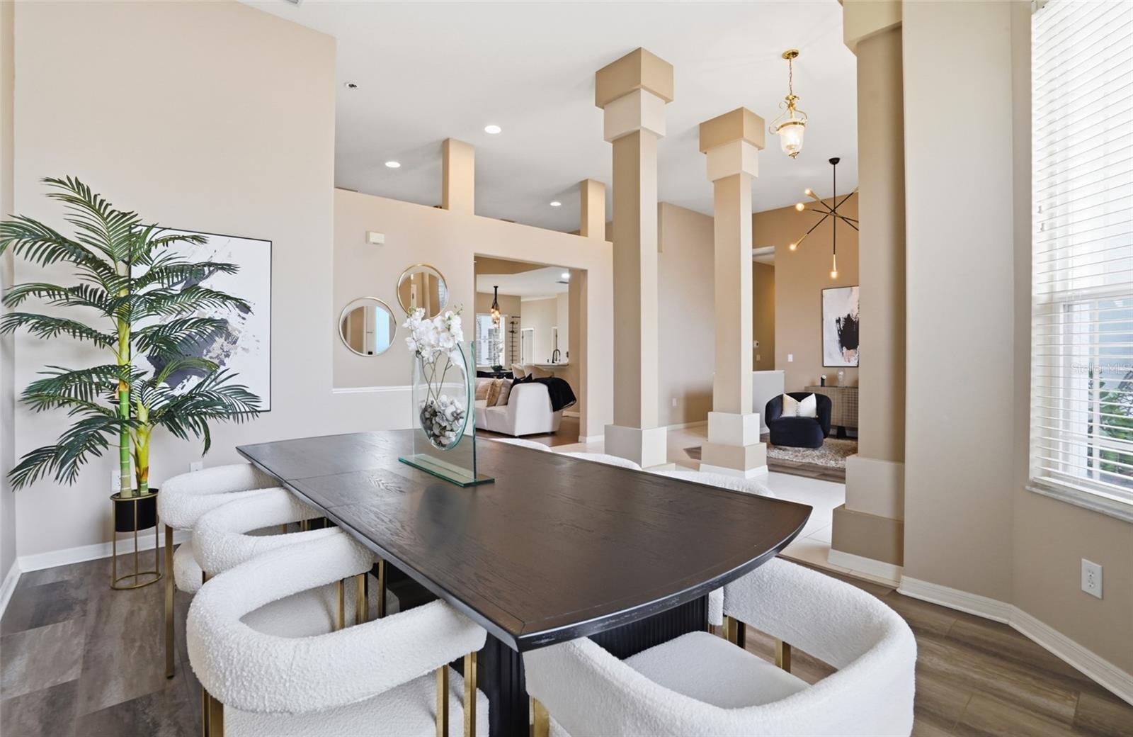 Image 14 of 72 For 7215 Coachlight Street