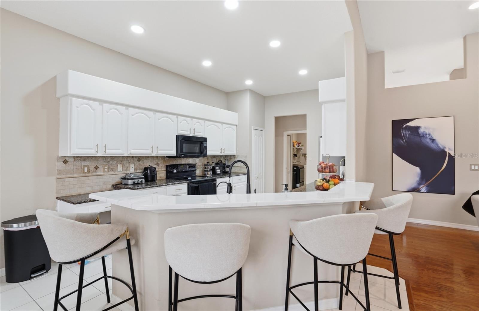 Image 15 of 72 For 7215 Coachlight Street