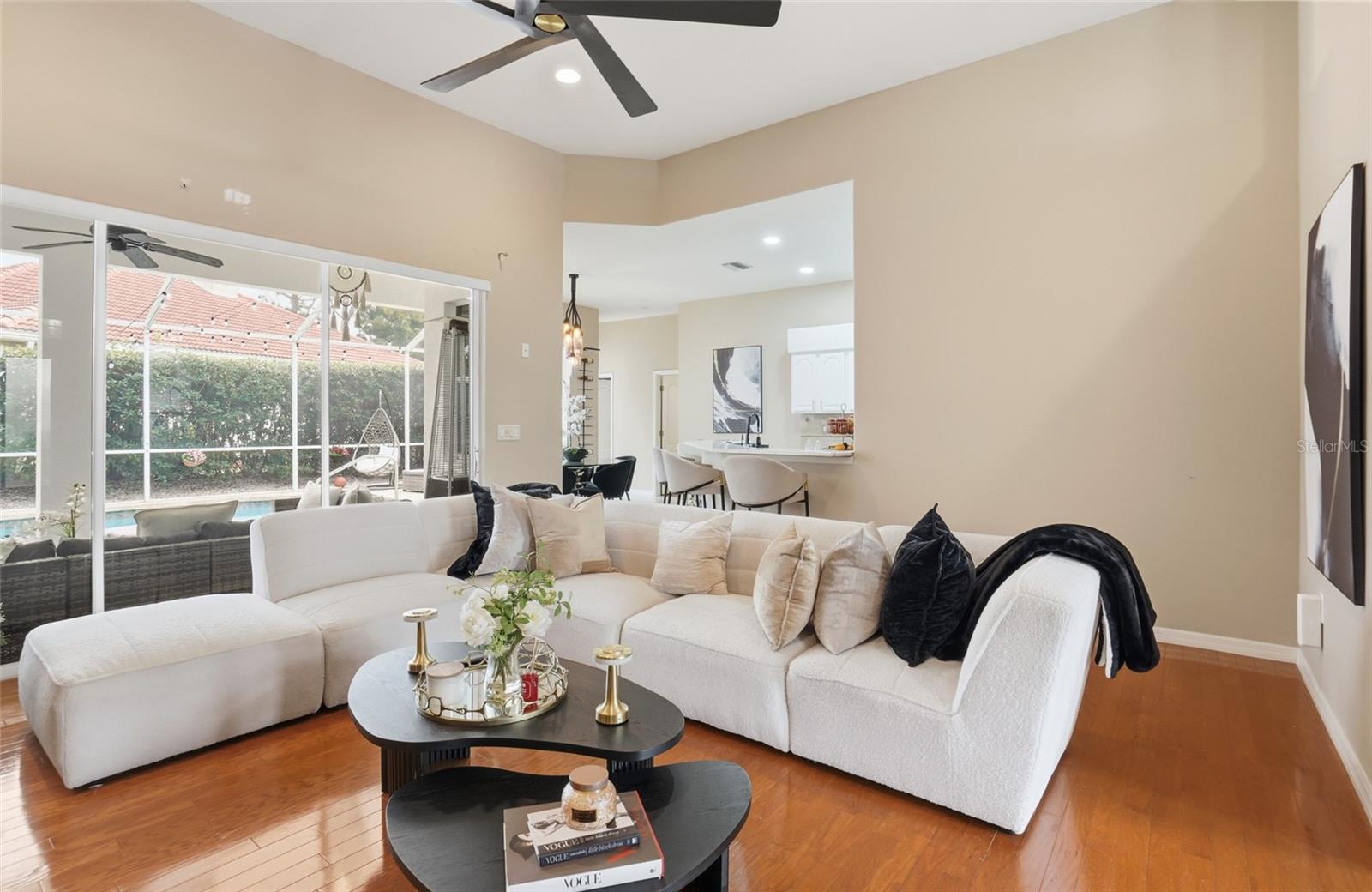 Image 19 of 72 For 7215 Coachlight Street