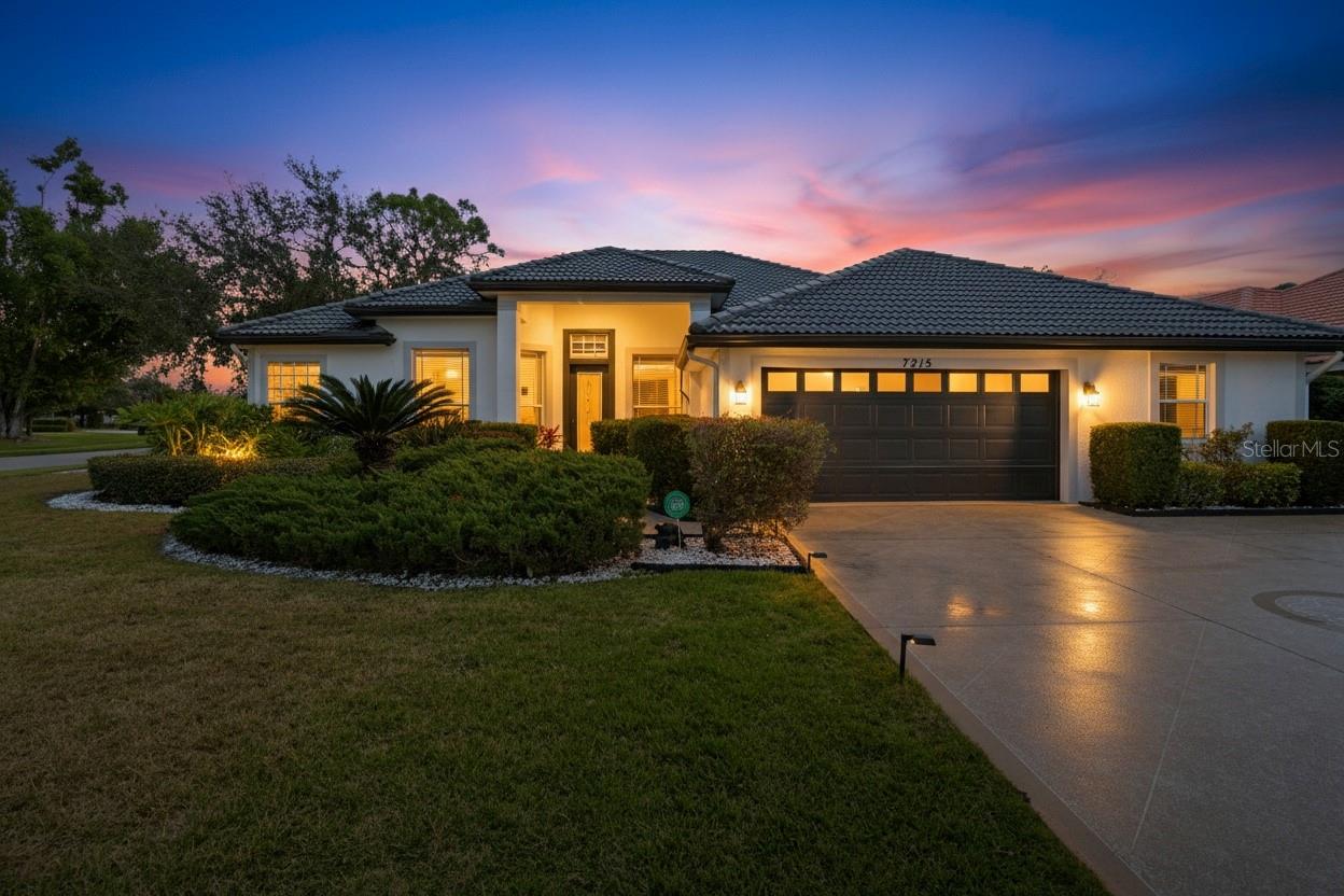 Image 2 of 72 For 7215 Coachlight Street