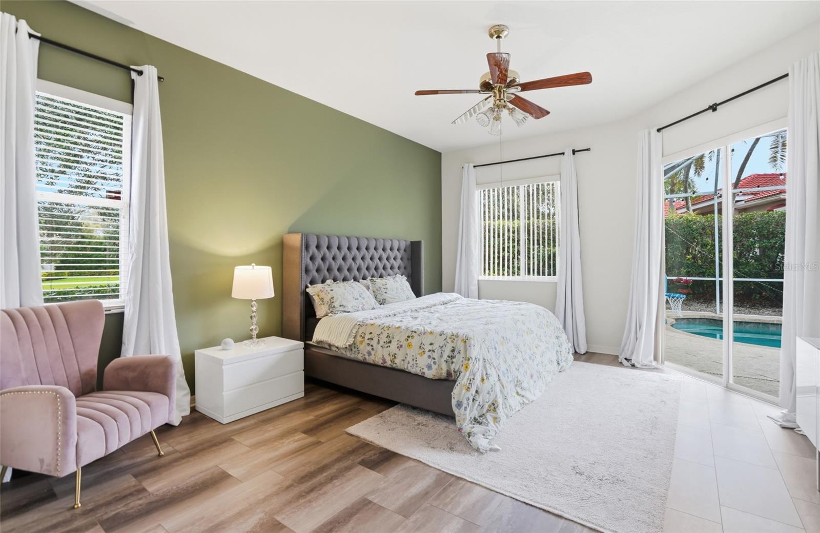 Image 21 of 72 For 7215 Coachlight Street