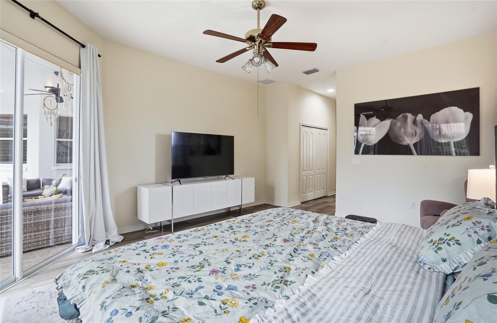 Image 22 of 72 For 7215 Coachlight Street