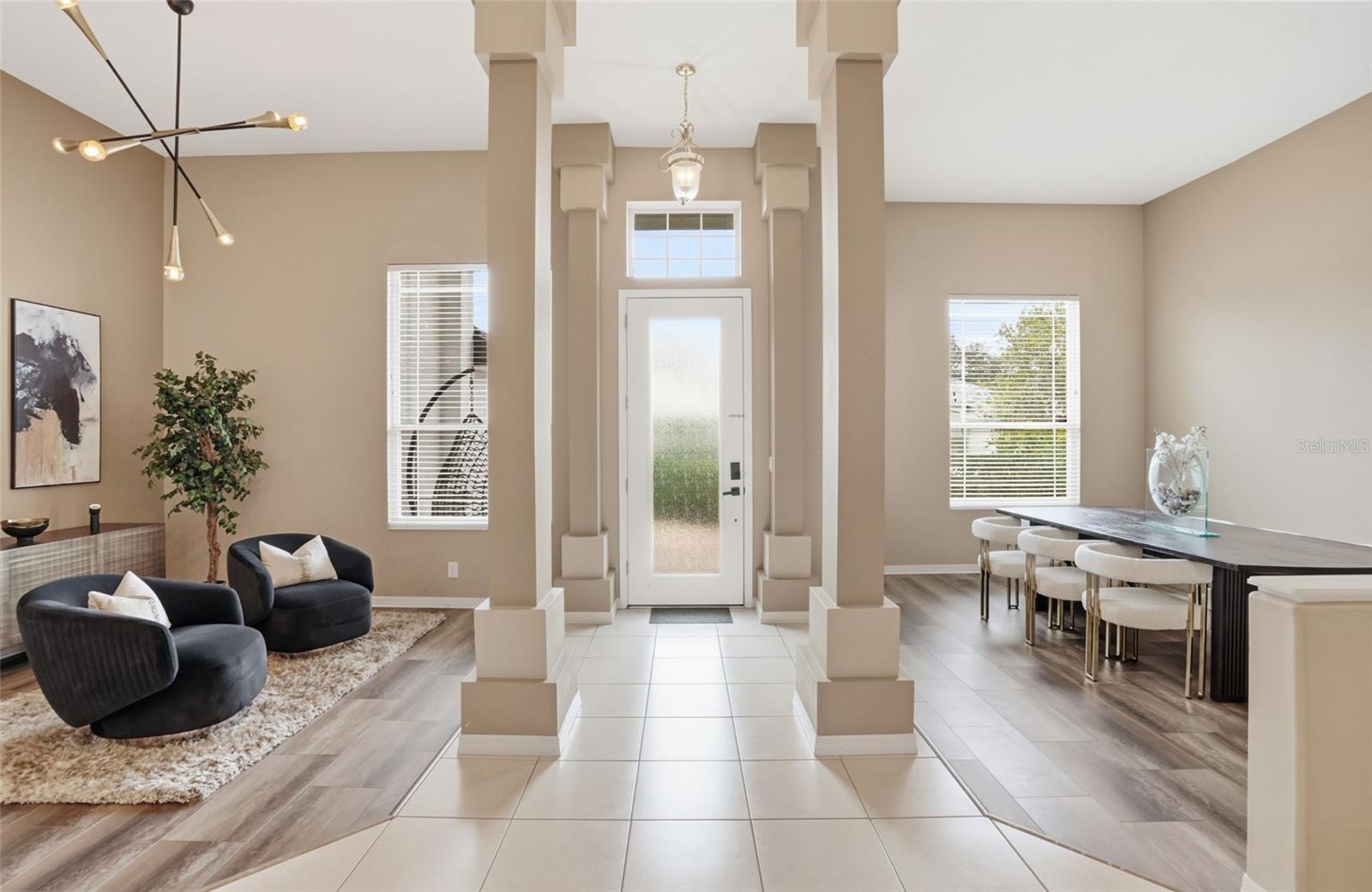 Image 5 of 72 For 7215 Coachlight Street