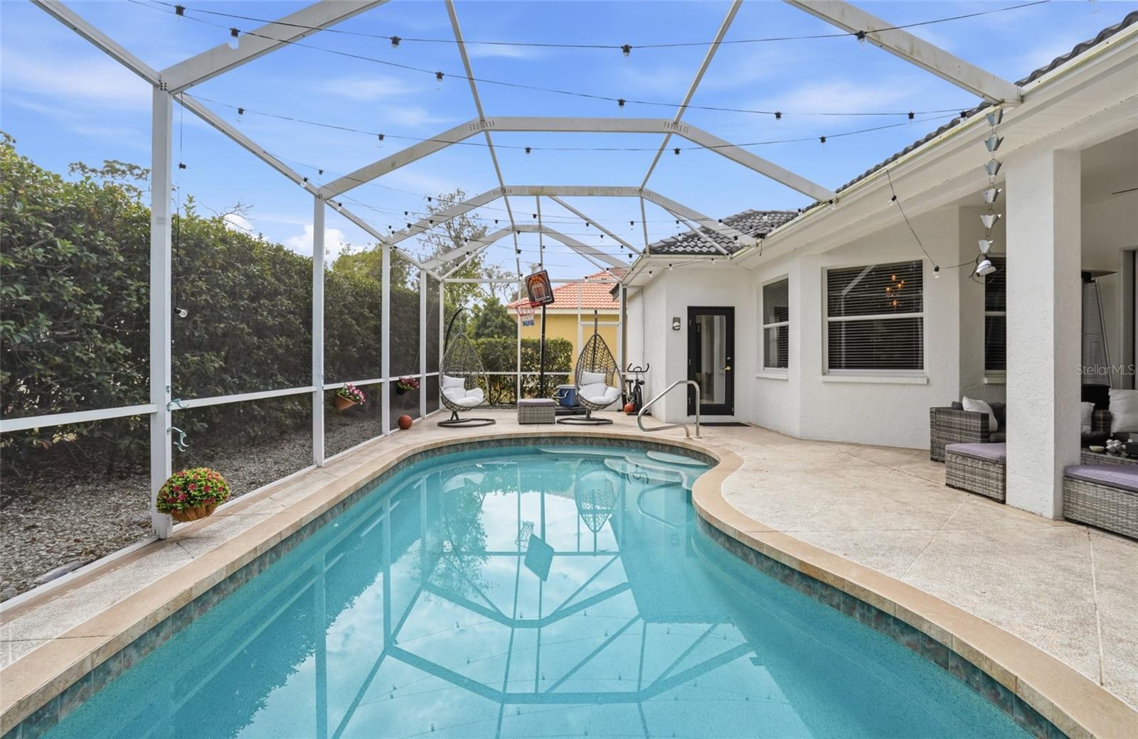 Image 54 of 72 For 7215 Coachlight Street