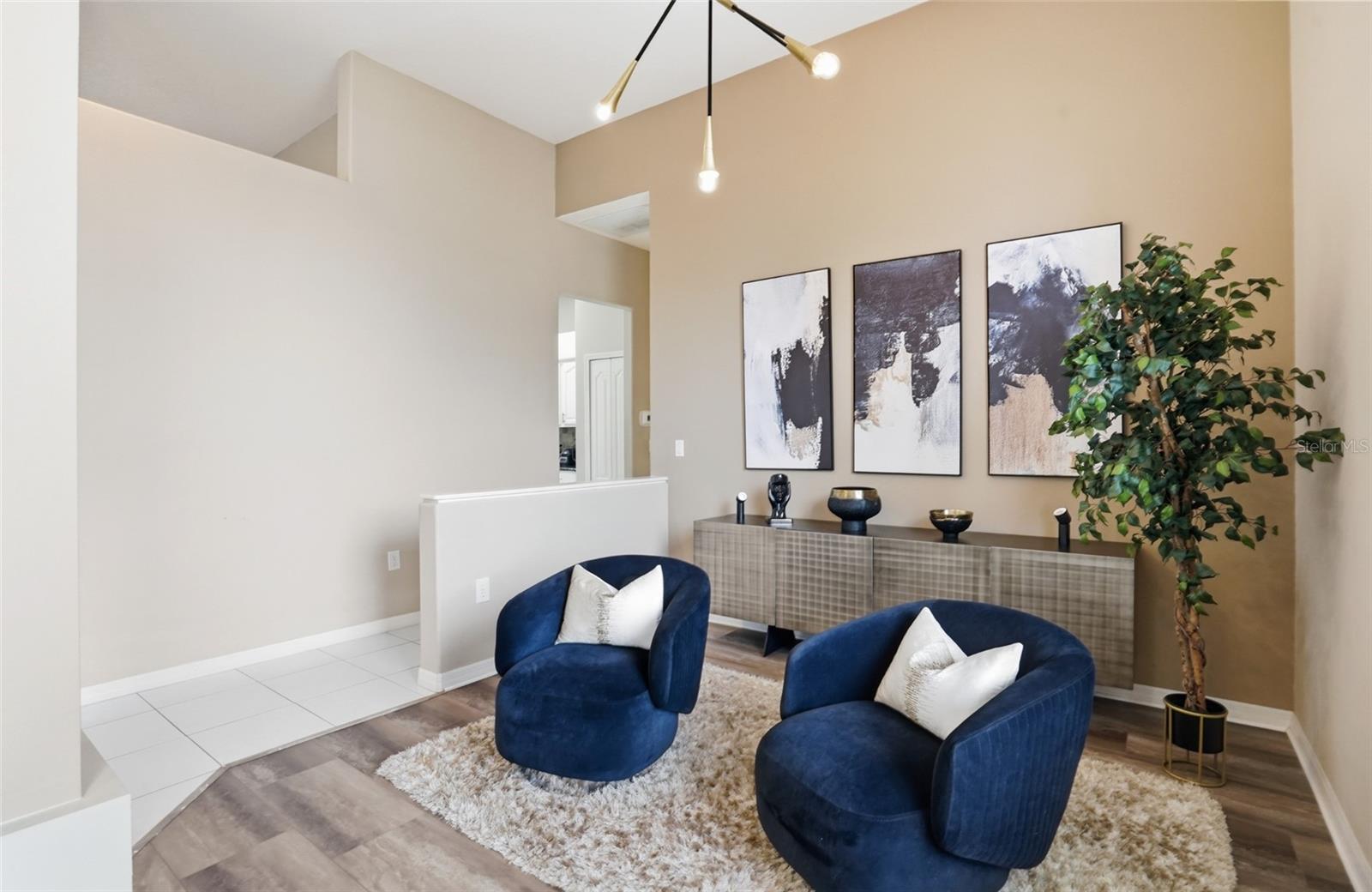 Image 8 of 72 For 7215 Coachlight Street