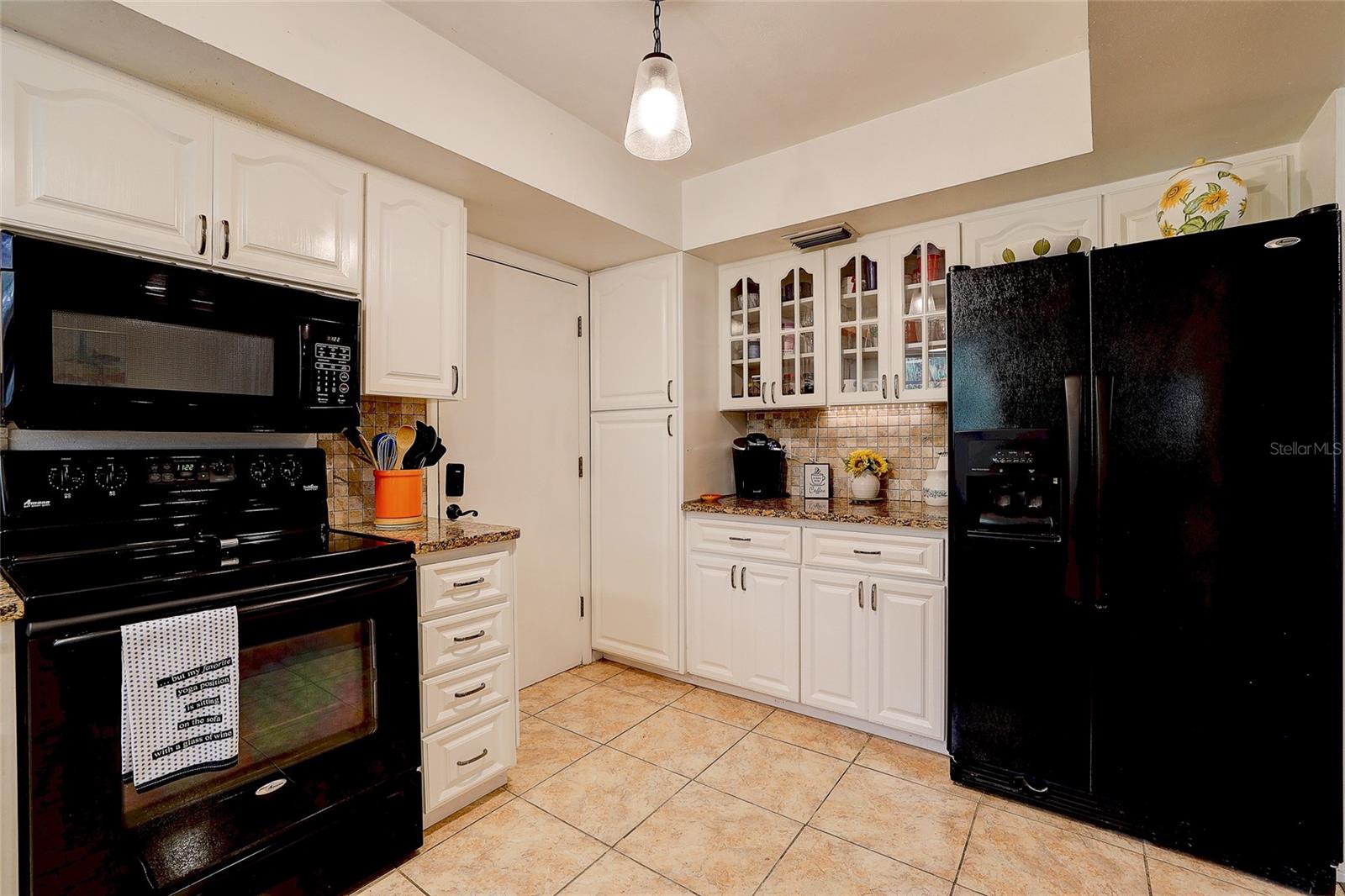 Listing photo id 17 for 3696 Quiet Pond Lane