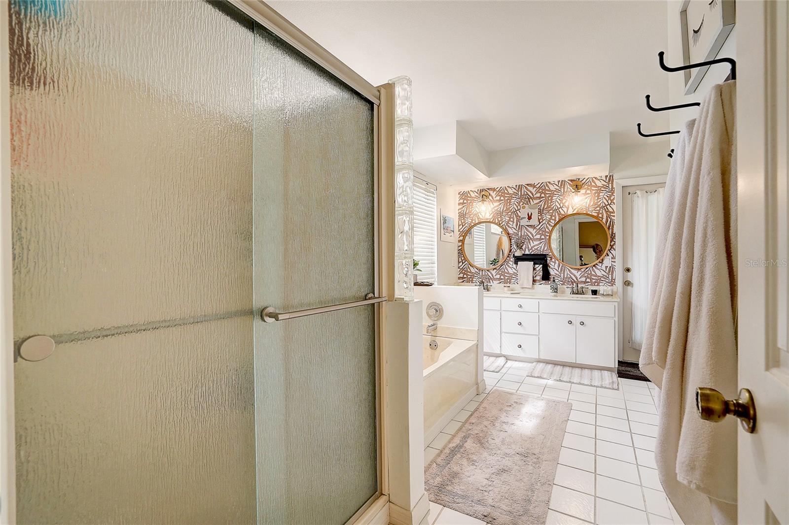 Listing photo id 23 for 3696 Quiet Pond Lane