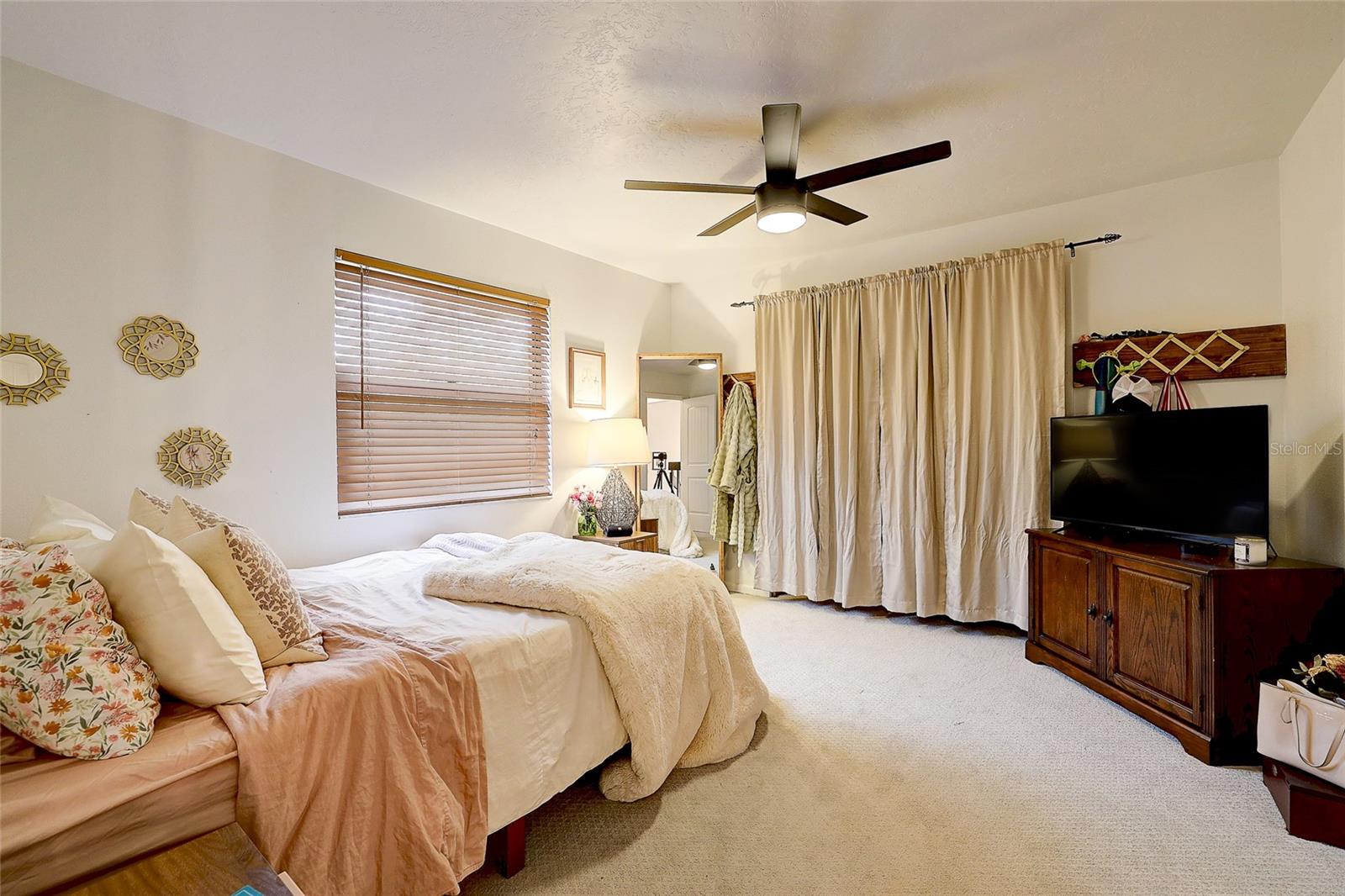 Listing photo id 27 for 3696 Quiet Pond Lane