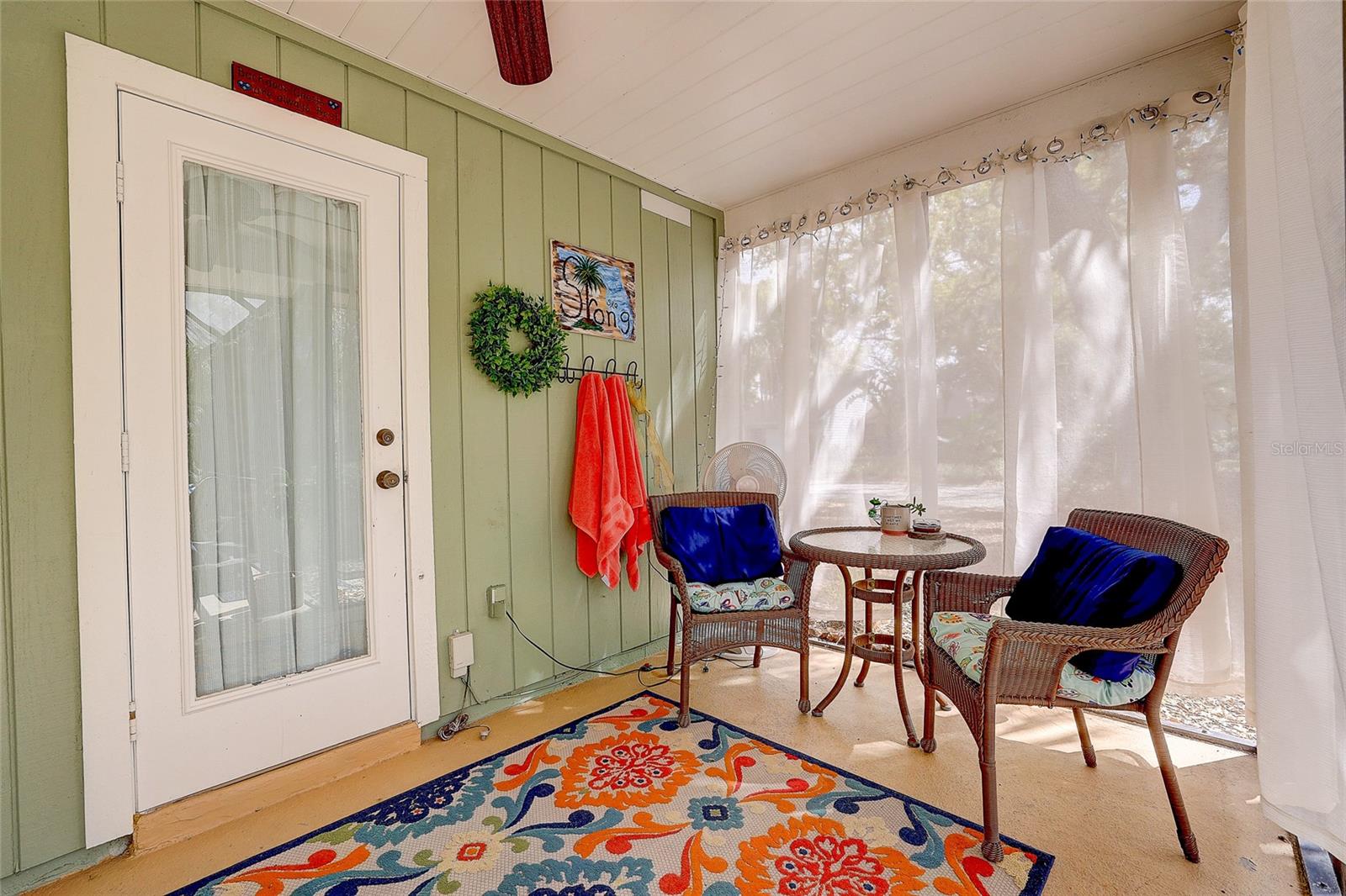 Listing photo id 5 for 3696 Quiet Pond Lane