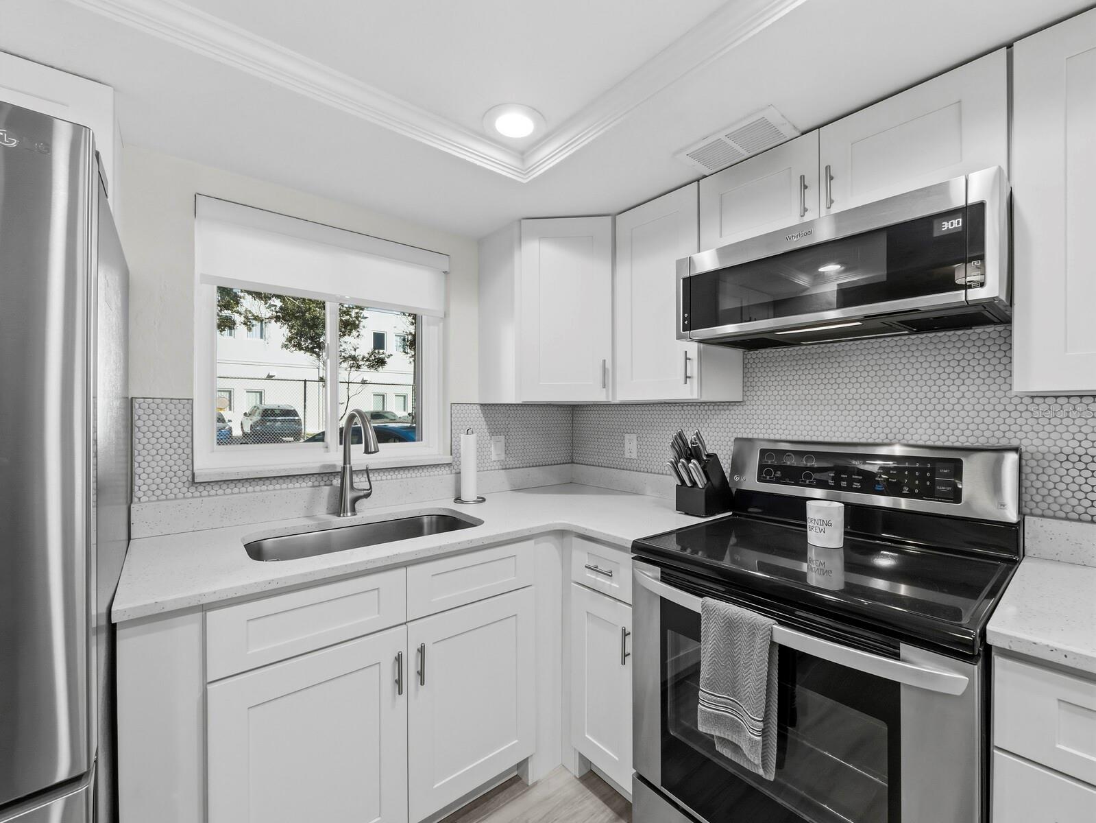 Image 11 of 25 For 3751 School Avenue 11