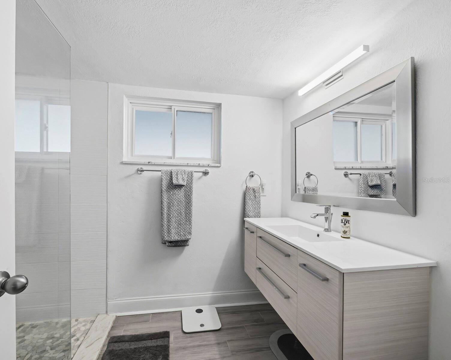 Image 14 of 25 For 3751 School Avenue 11