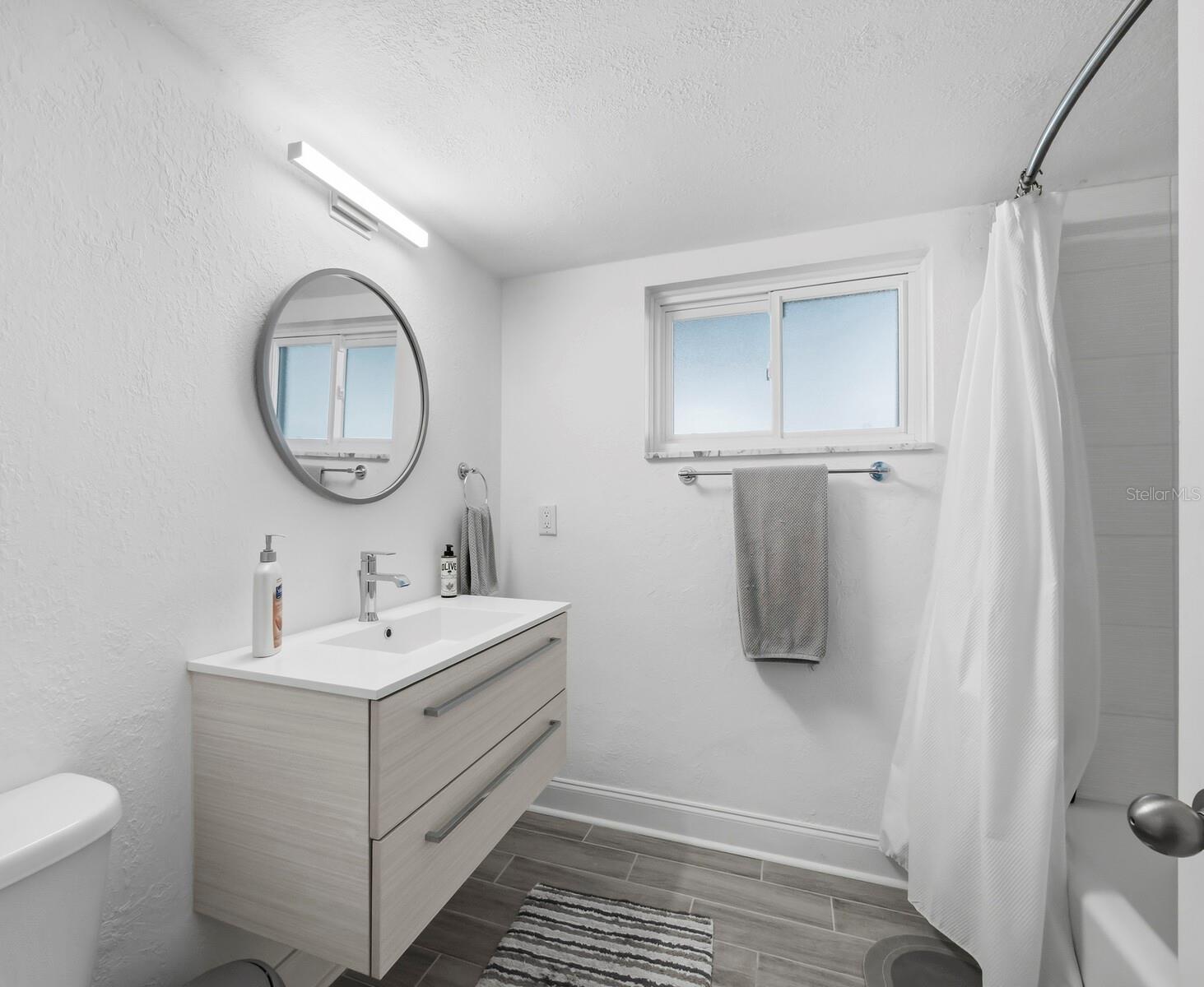 Image 17 of 25 For 3751 School Avenue 11