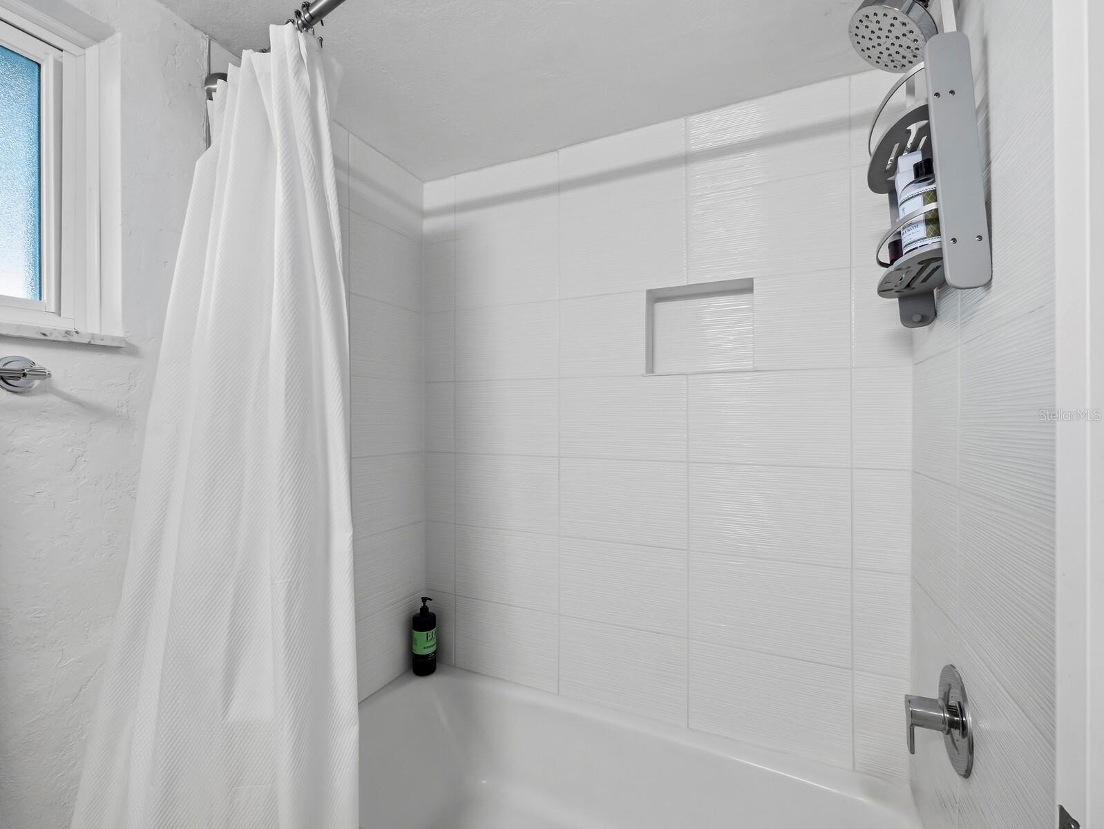 Image 18 of 25 For 3751 School Avenue 11