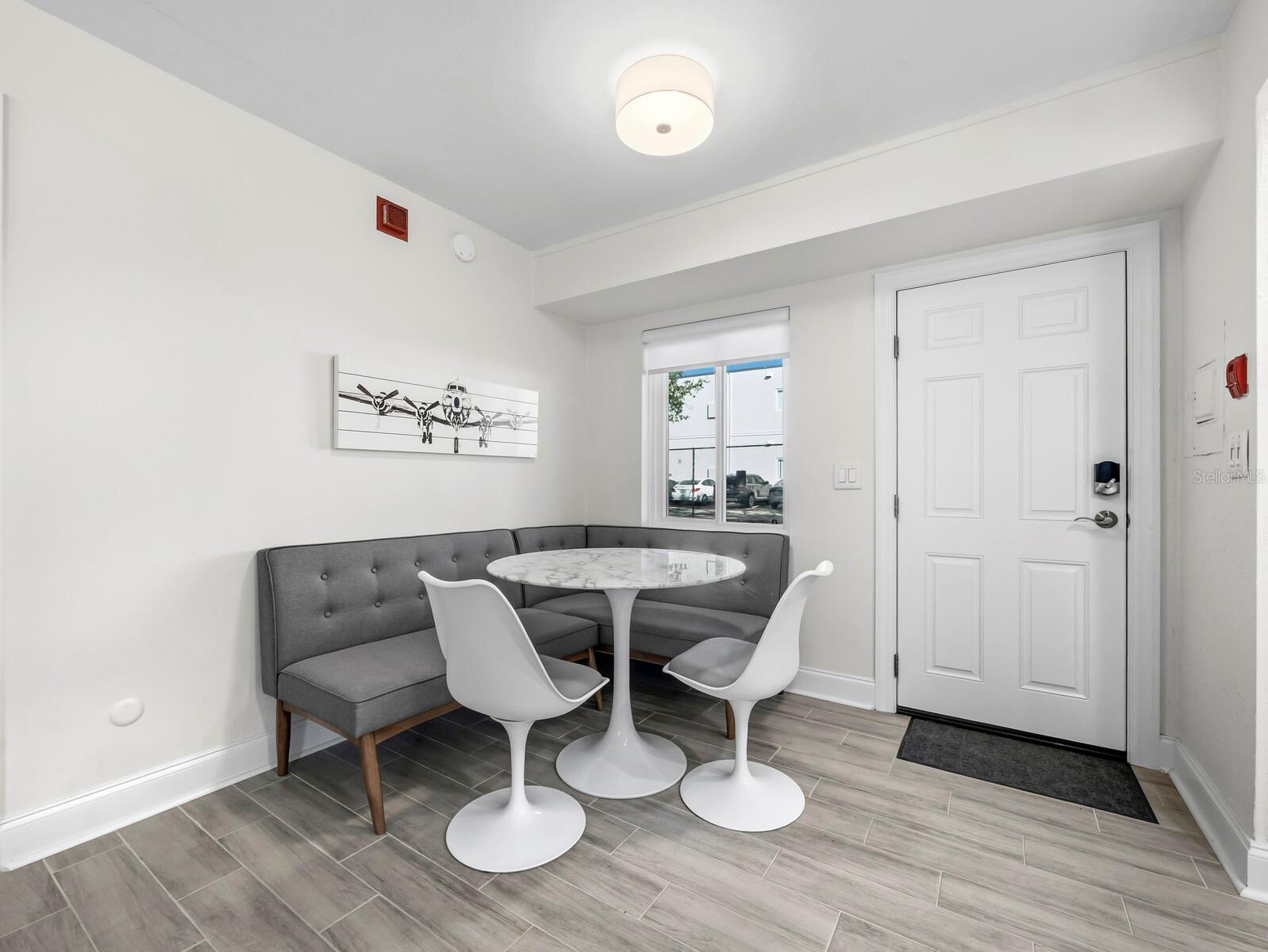 Image 2 of 25 For 3751 School Avenue 11