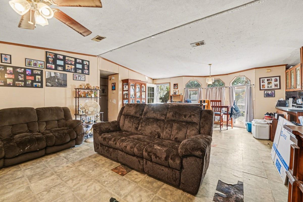 Image 4 of 21 For 5035 Heritage Trail