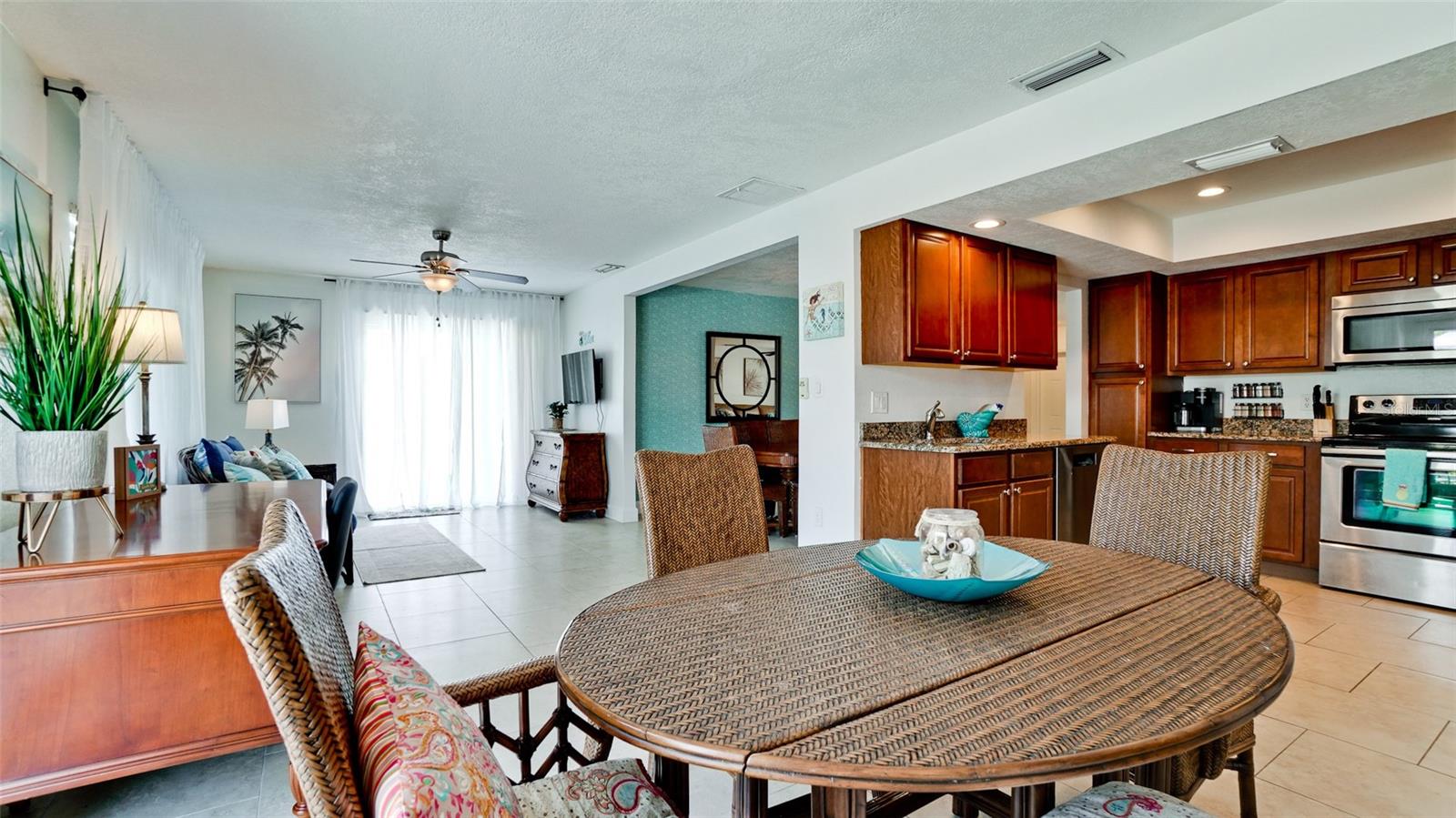 Image 20 of 46 For 4010 18th Avenue W