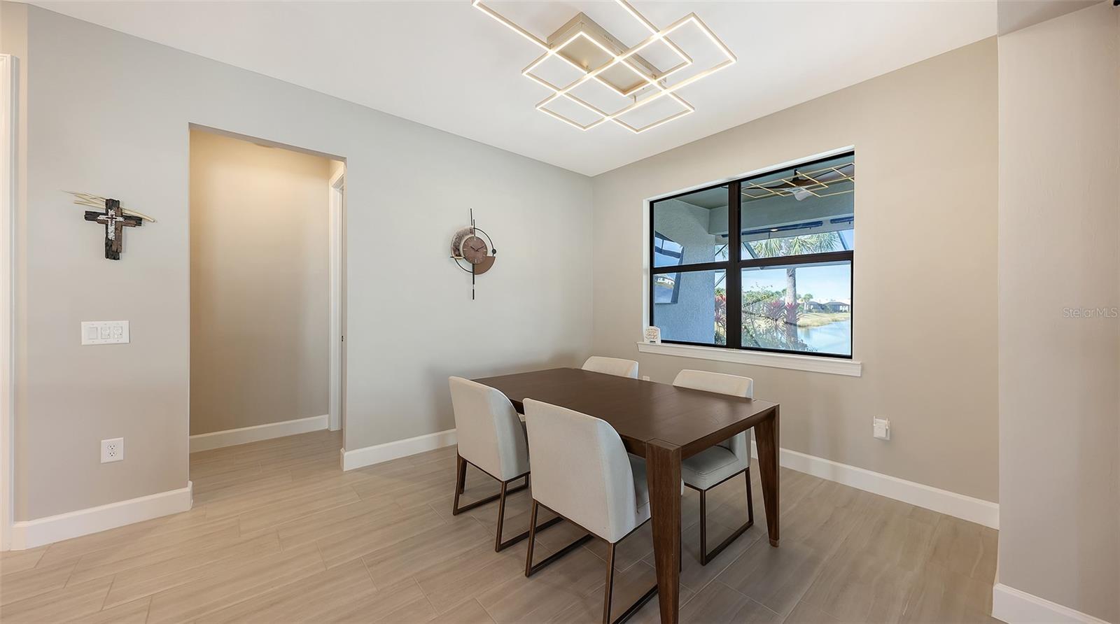 Image 14 of 65 For 7675 Summerland Cove