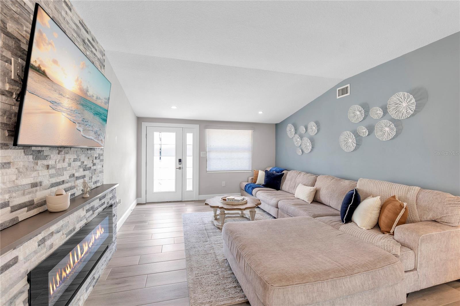 Image 10 of 65 For 765 Saint Judes Drive N