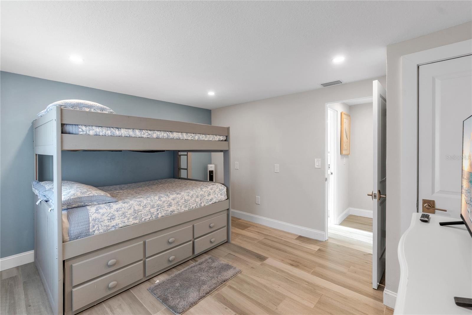 Image 33 of 65 For 765 Saint Judes Drive N