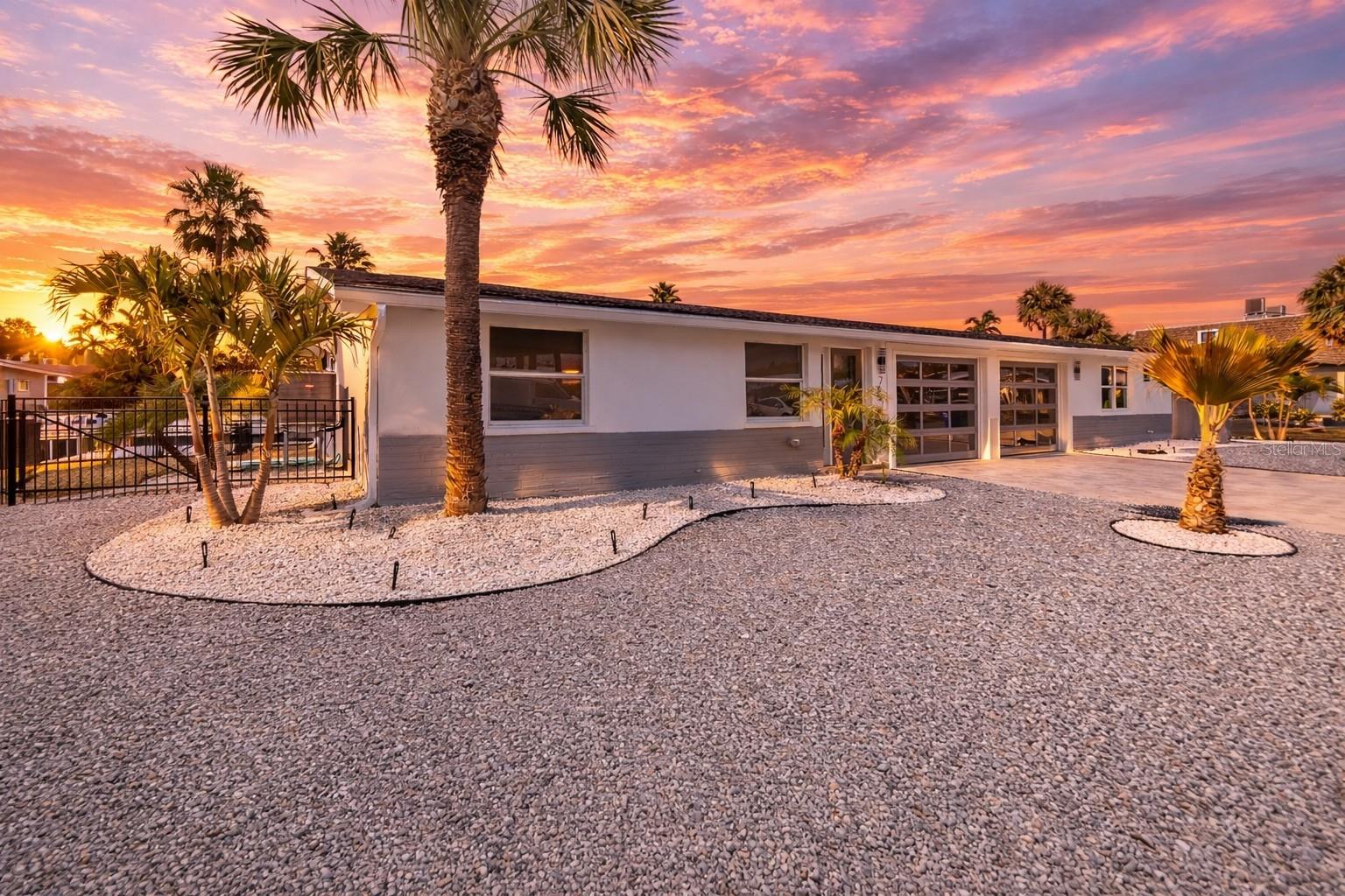 Image 4 of 65 For 765 Saint Judes Drive N