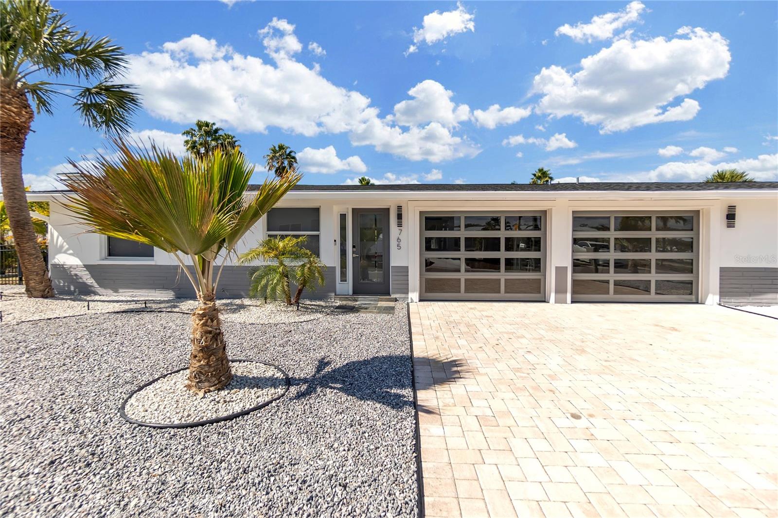 Image 8 of 65 For 765 Saint Judes Drive N