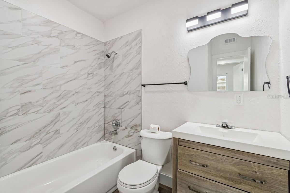 Image 13 of 24 For 1645 Avenue C Ne