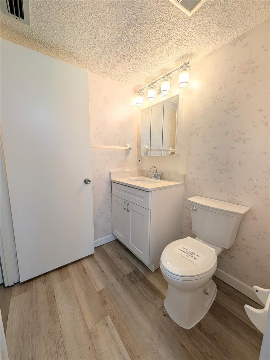 Image 10 of 20 For 3628 Lake Bayshore Drive K305