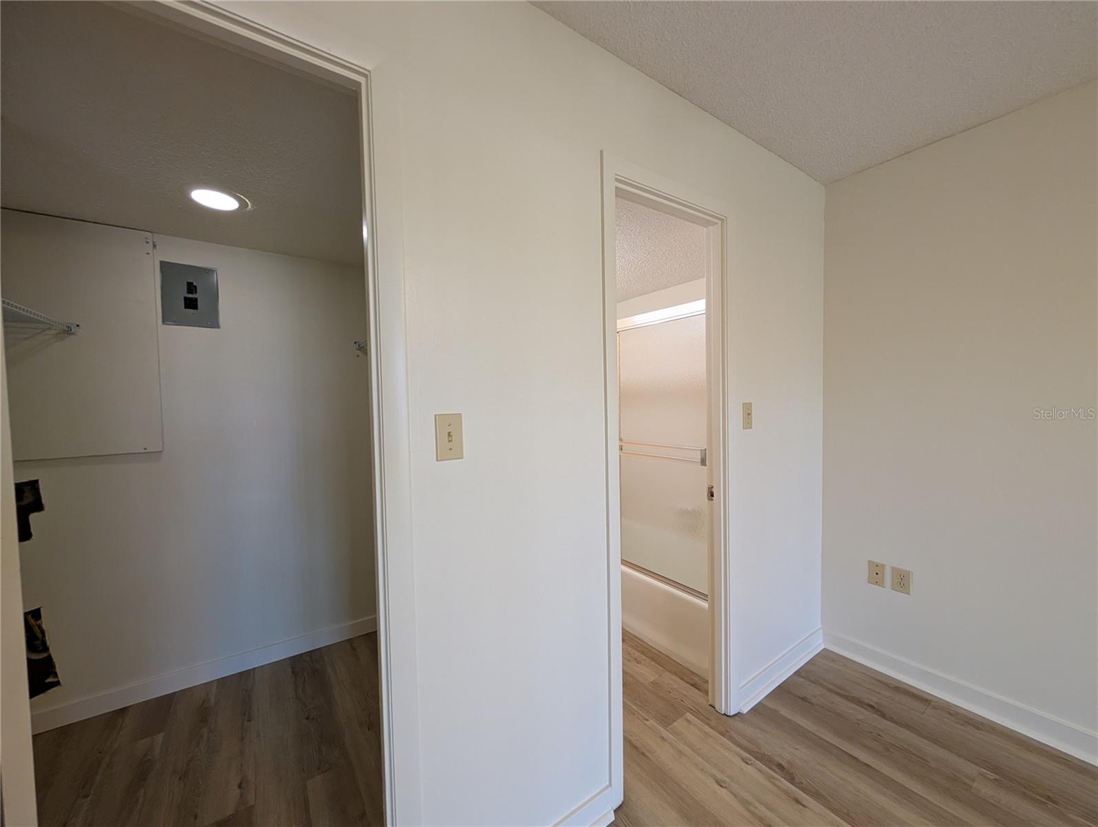 Image 13 of 20 For 3628 Lake Bayshore Drive K305