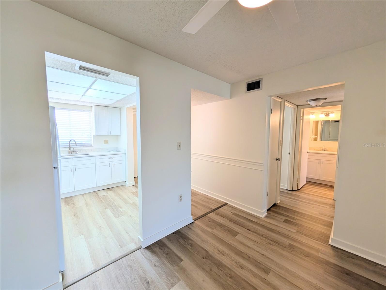 Image 16 of 20 For 3628 Lake Bayshore Drive K305