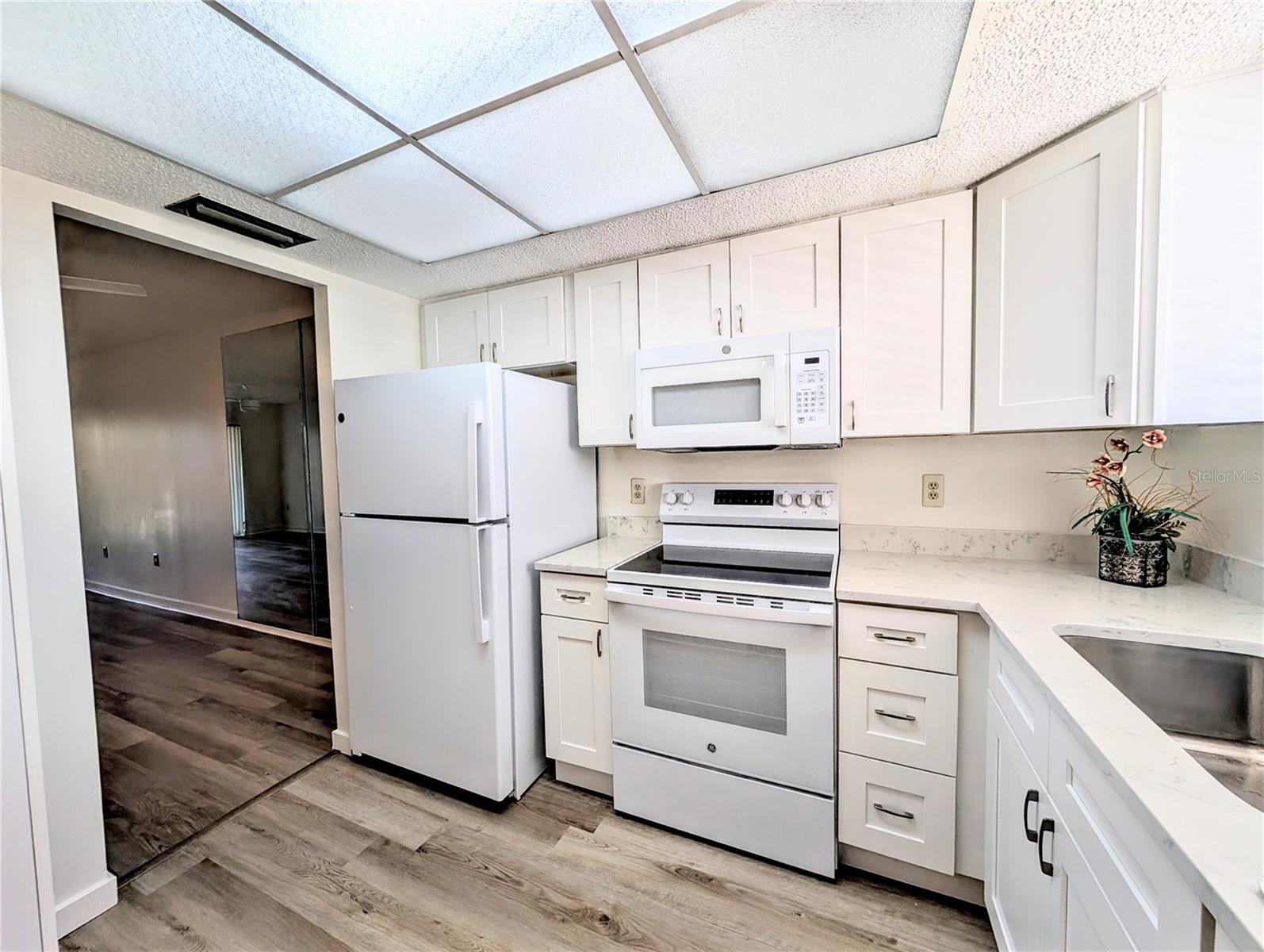 Image 3 of 20 For 3628 Lake Bayshore Drive K305