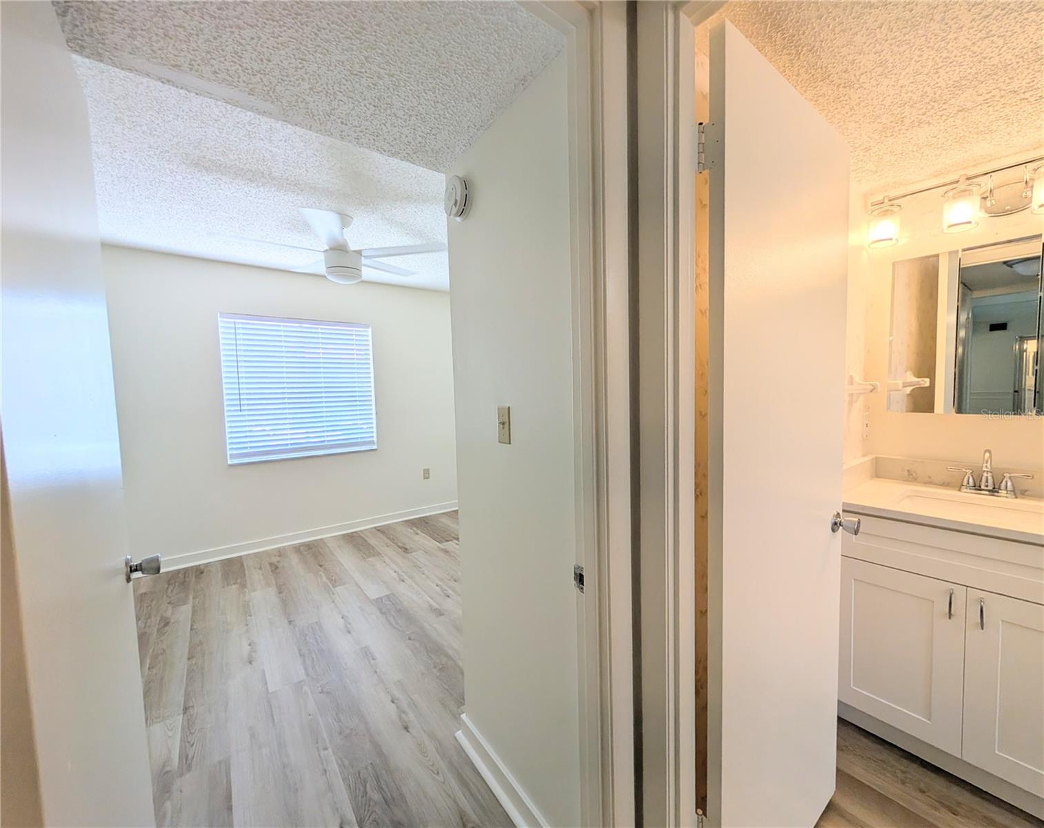 Image 6 of 20 For 3628 Lake Bayshore Drive K305