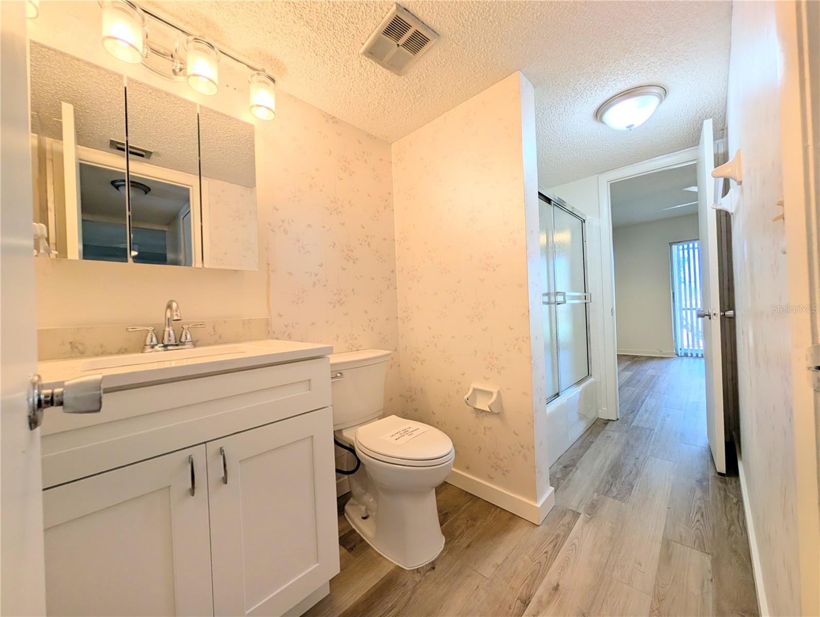 Image 9 of 20 For 3628 Lake Bayshore Drive K305