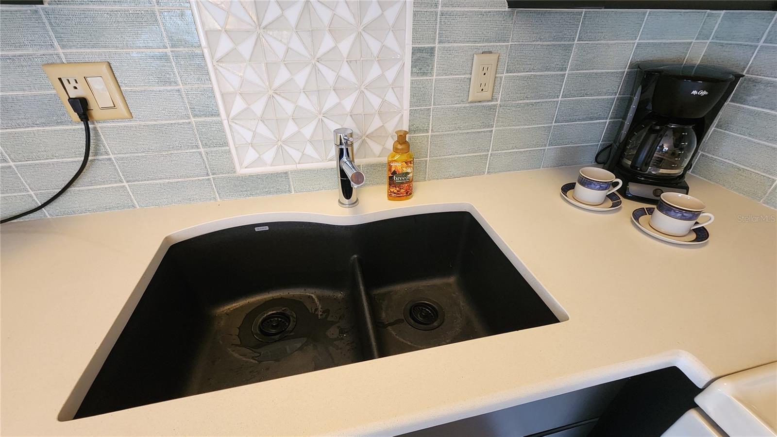 Image 8 of 45 For 3300 26th Avenue E 65