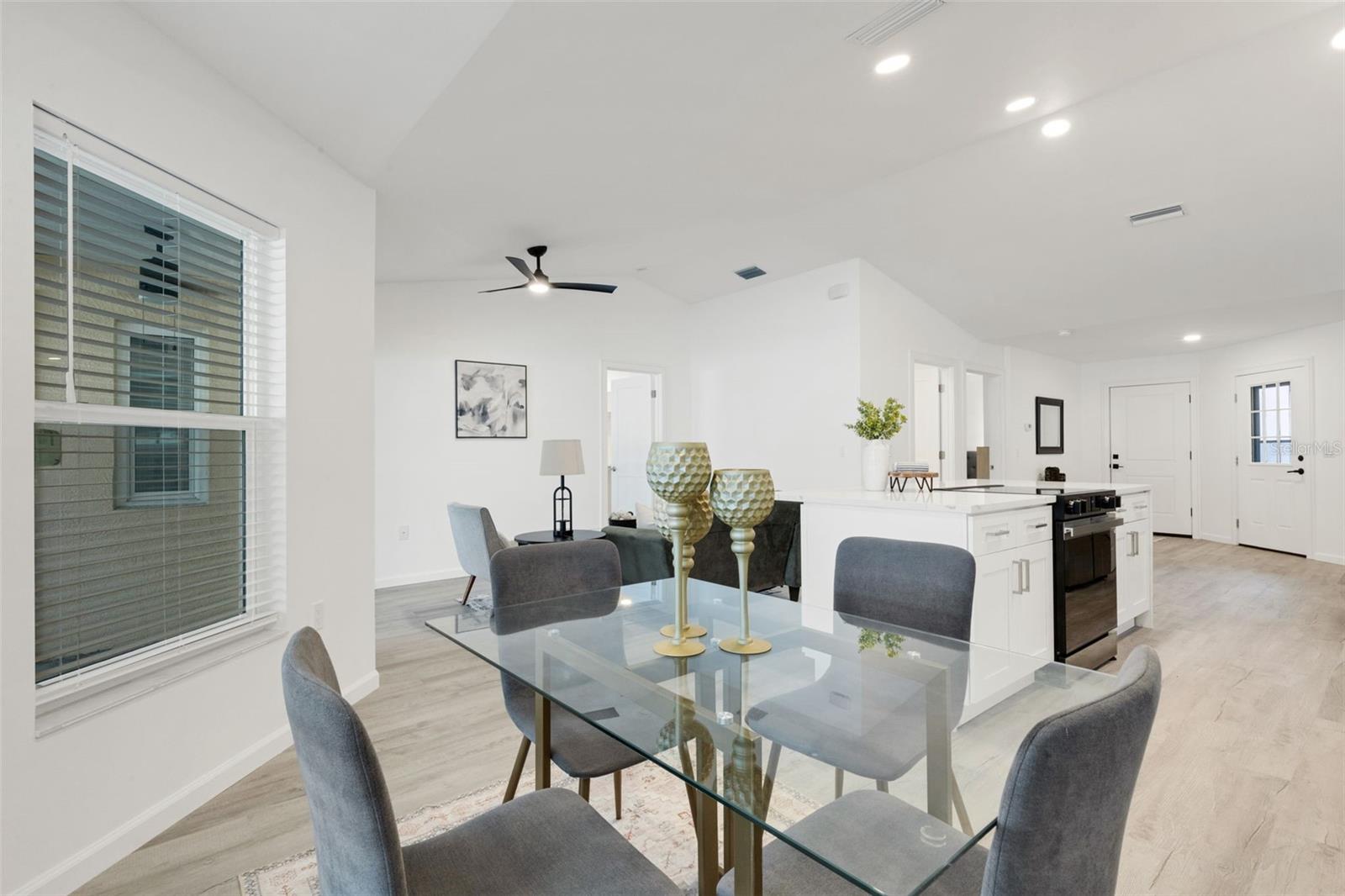 Image 15 of 38 For 606 Marcus Street 26