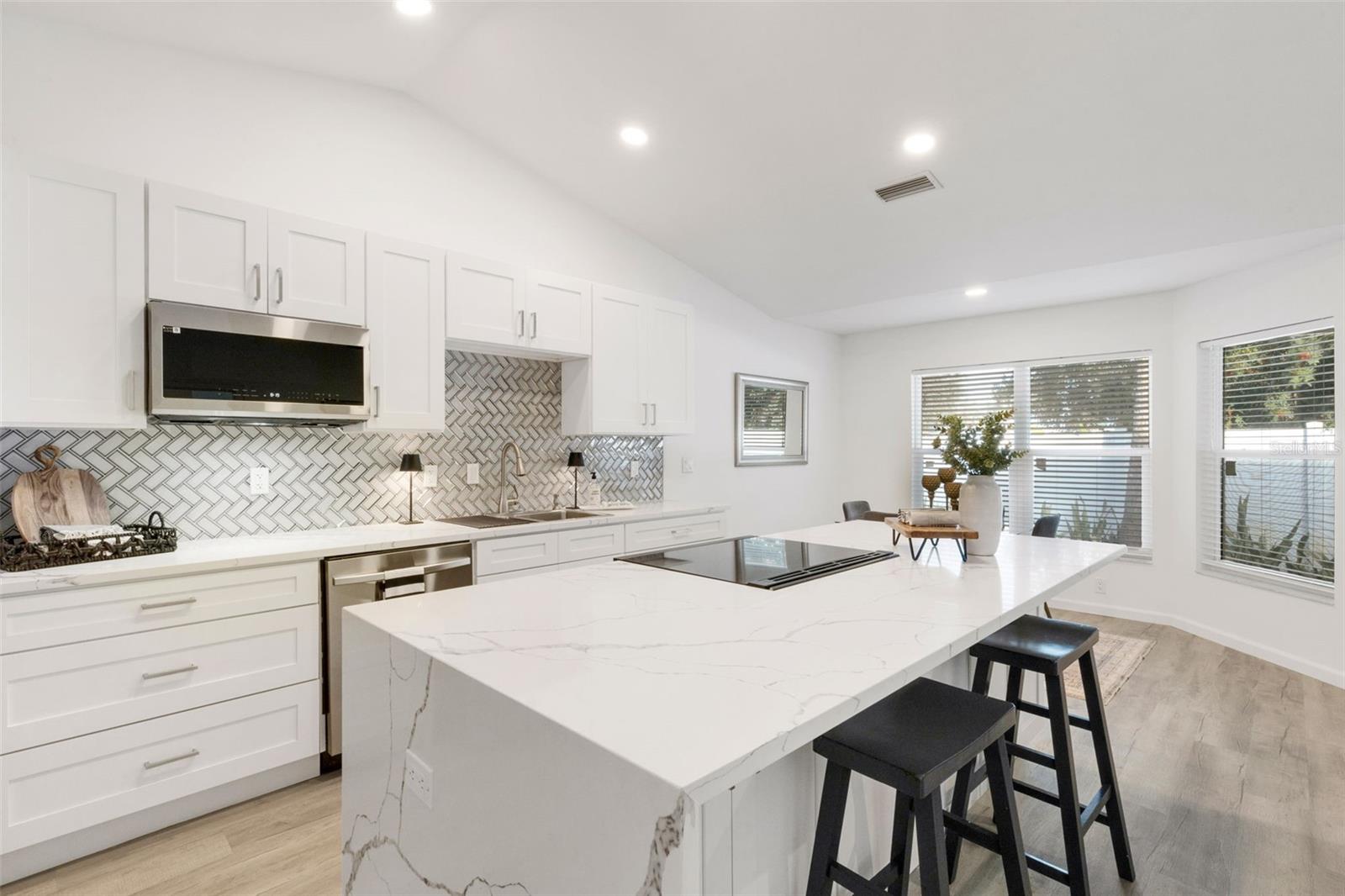 Image 7 of 38 For 606 Marcus Street 26