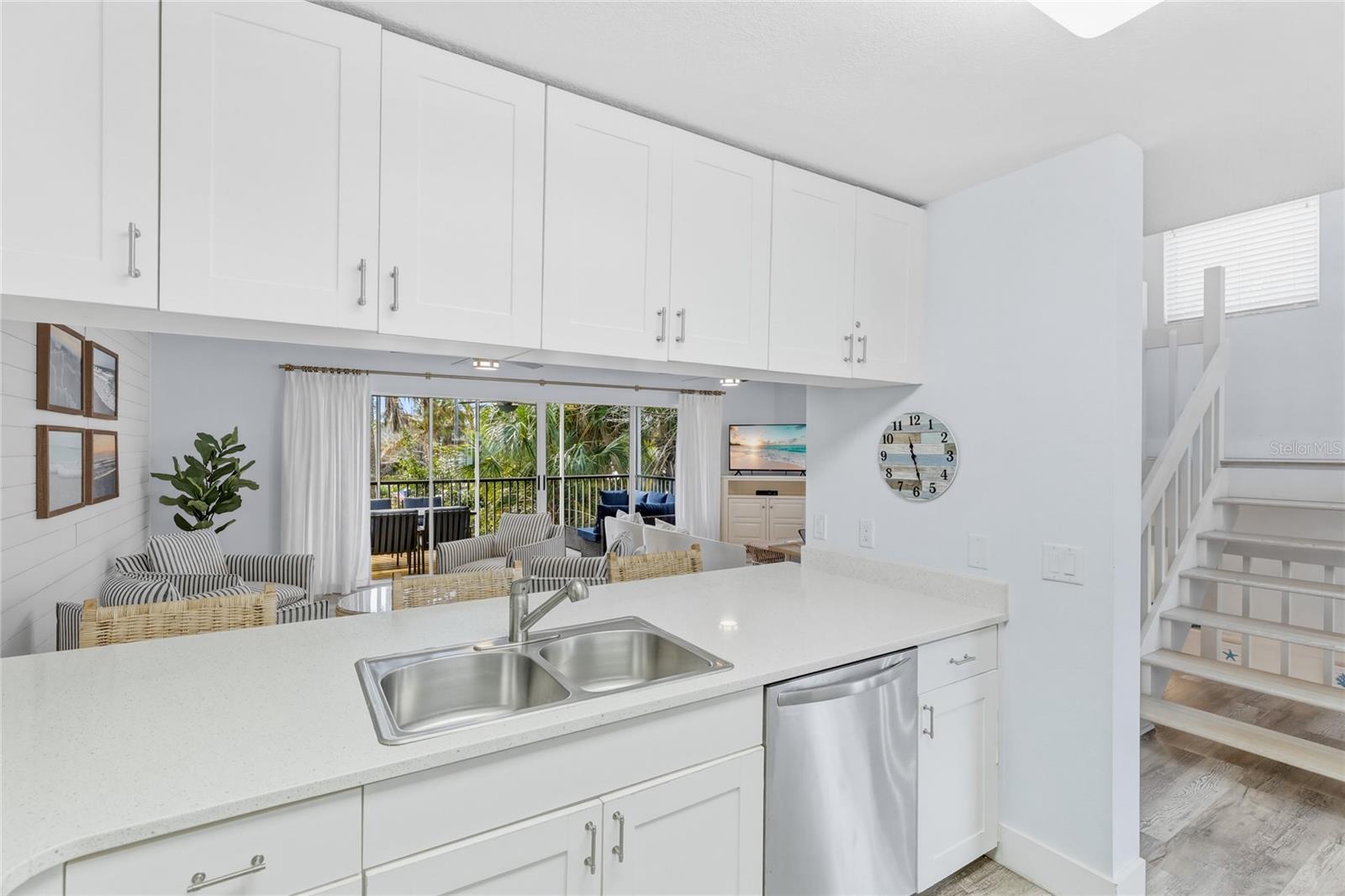 Image 13 of 28 For 6250 Holmes Boulevard 47