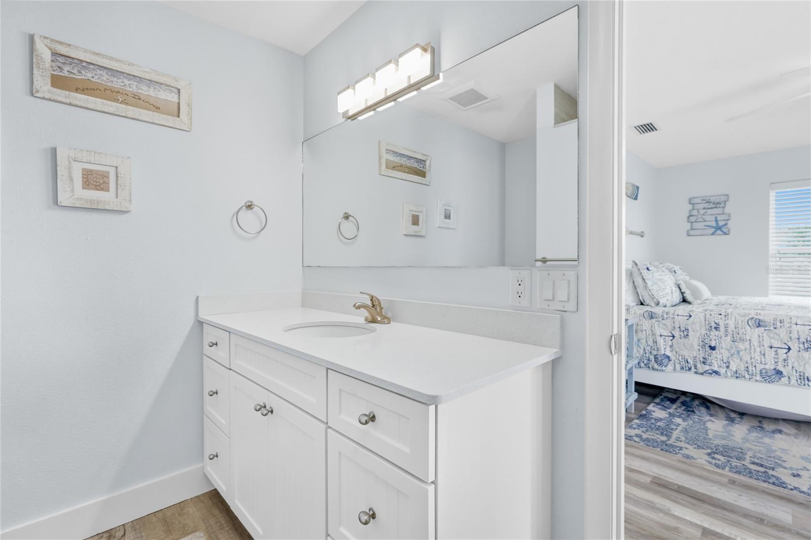 Image 20 of 28 For 6250 Holmes Boulevard 47