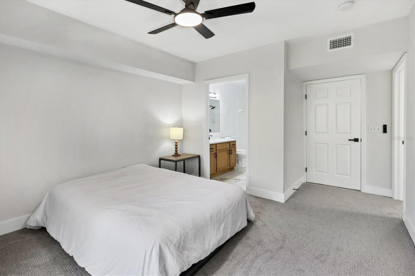 Image 18 of 51 For 1155 Villagio Circle 205