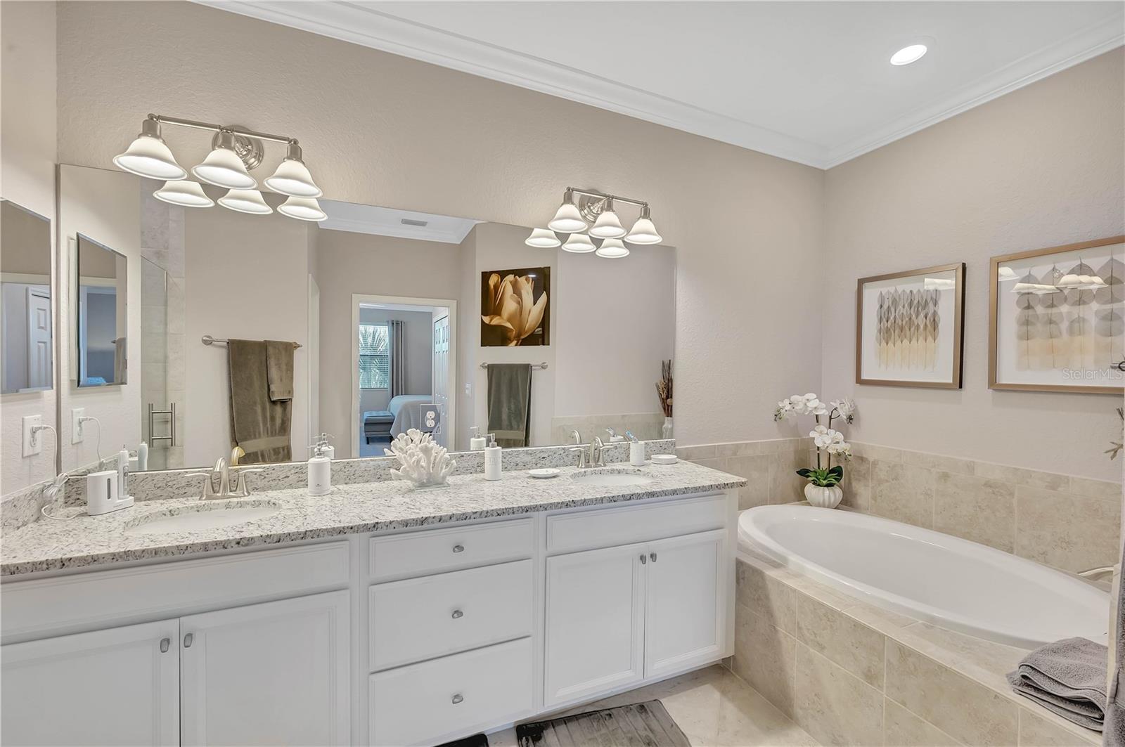 Image 18 of 63 For 5815 Wake Forest Run 103