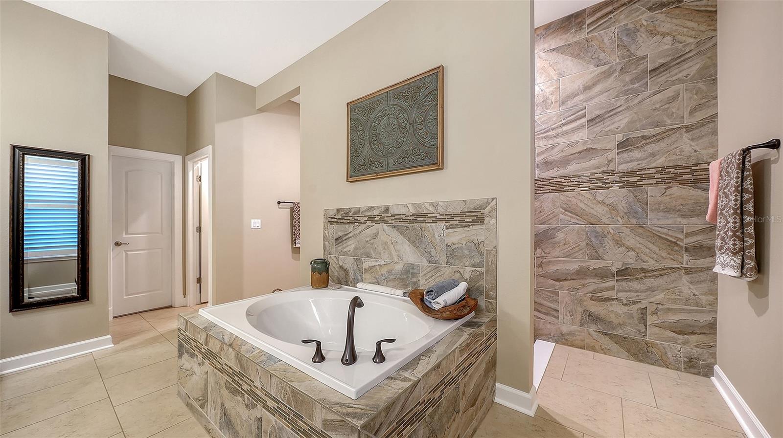 Image 32 of 67 For 13071 Utopia Loop