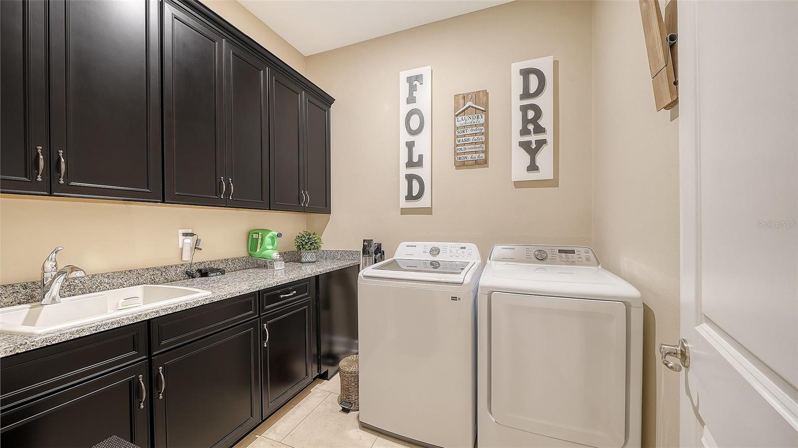 Image 57 of 67 For 13071 Utopia Loop