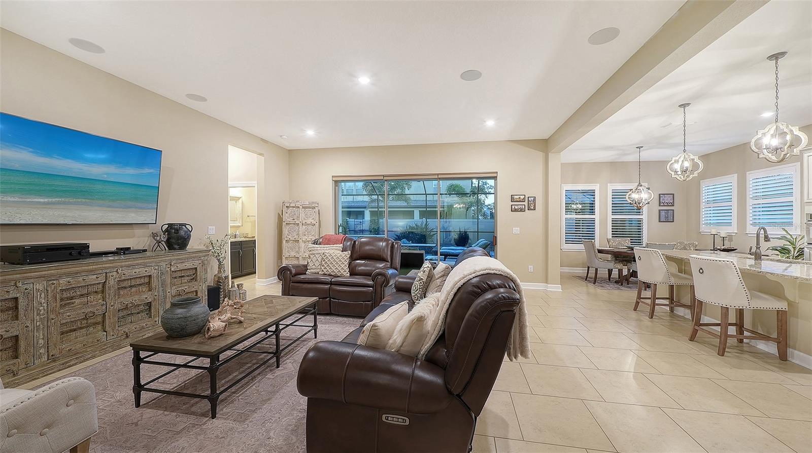 Image 9 of 67 For 13071 Utopia Loop