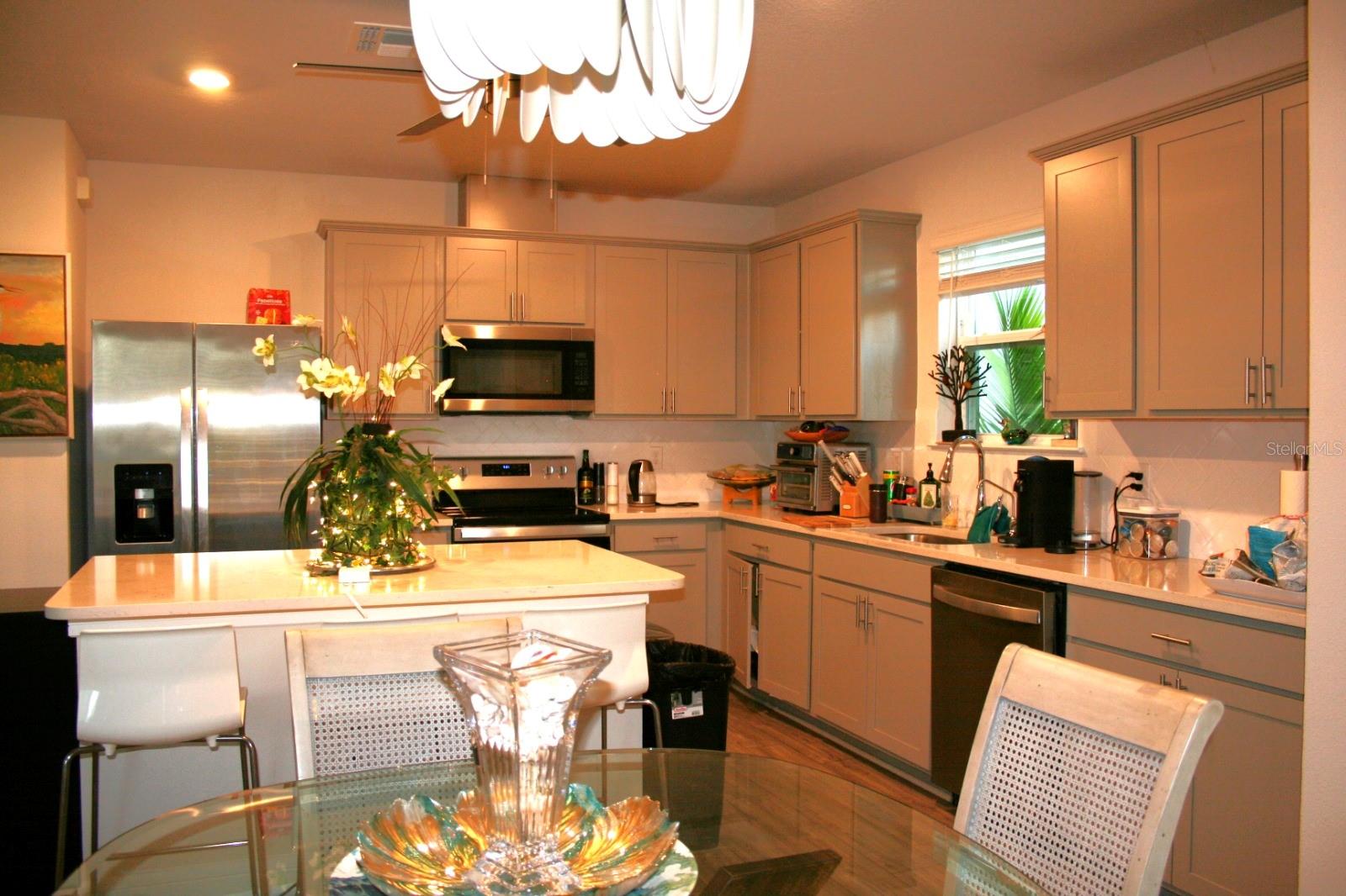 Image 14 of 47 For 8323 Reefbay Cove