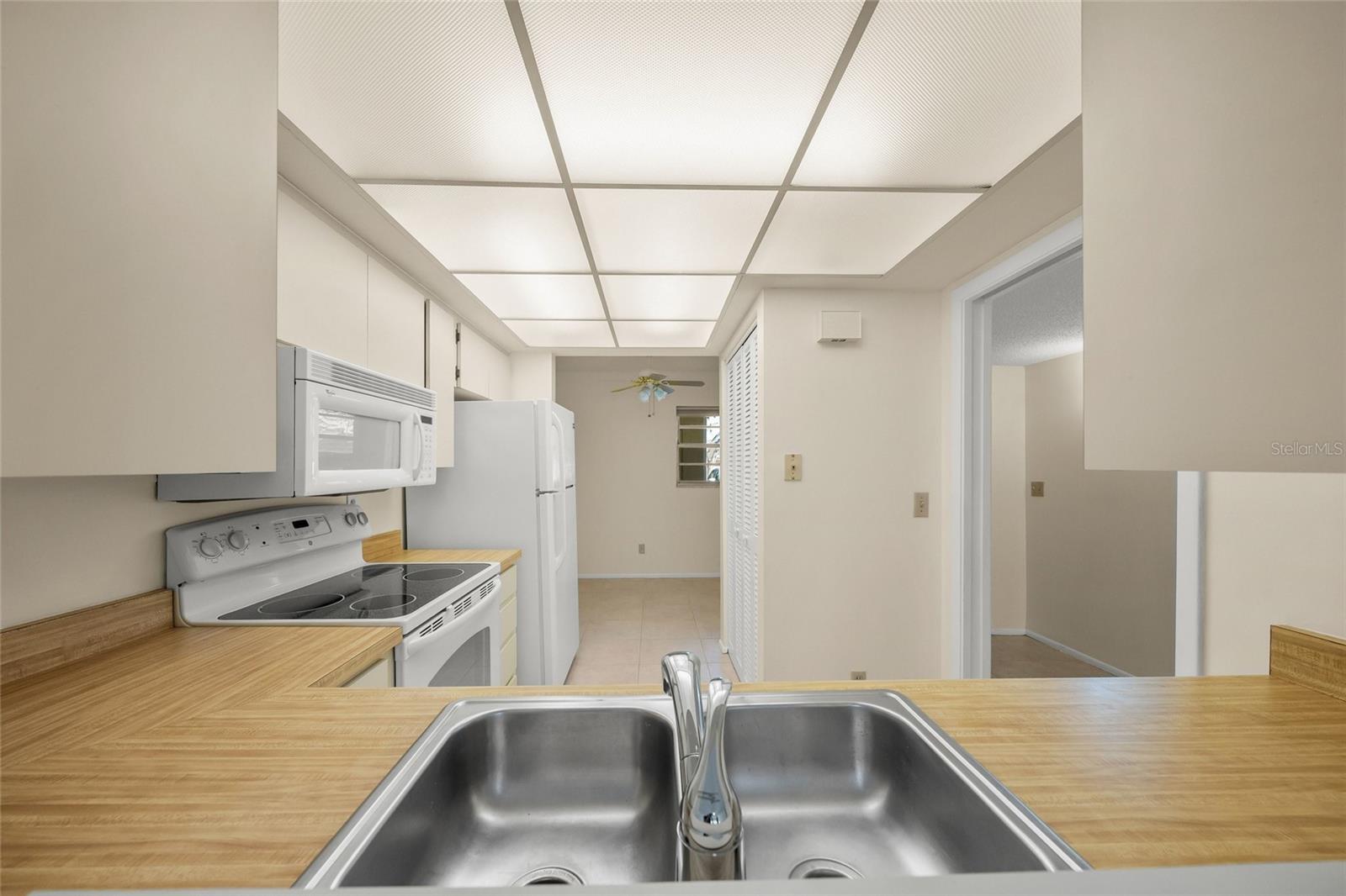 Image 12 of 41 For 7860 Palm Aire Lane 105