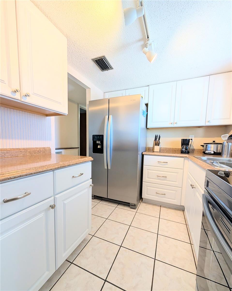 Image 6 of 35 For 2535 Flamingo Boulevard L23