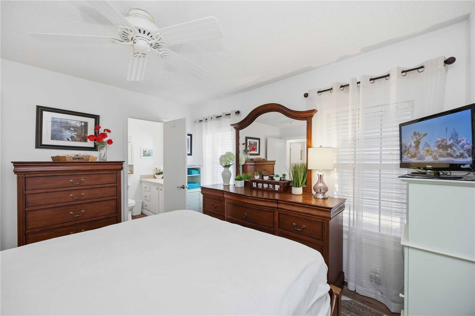 Image 16 of 33 For 10303 Burnt Store Road 97