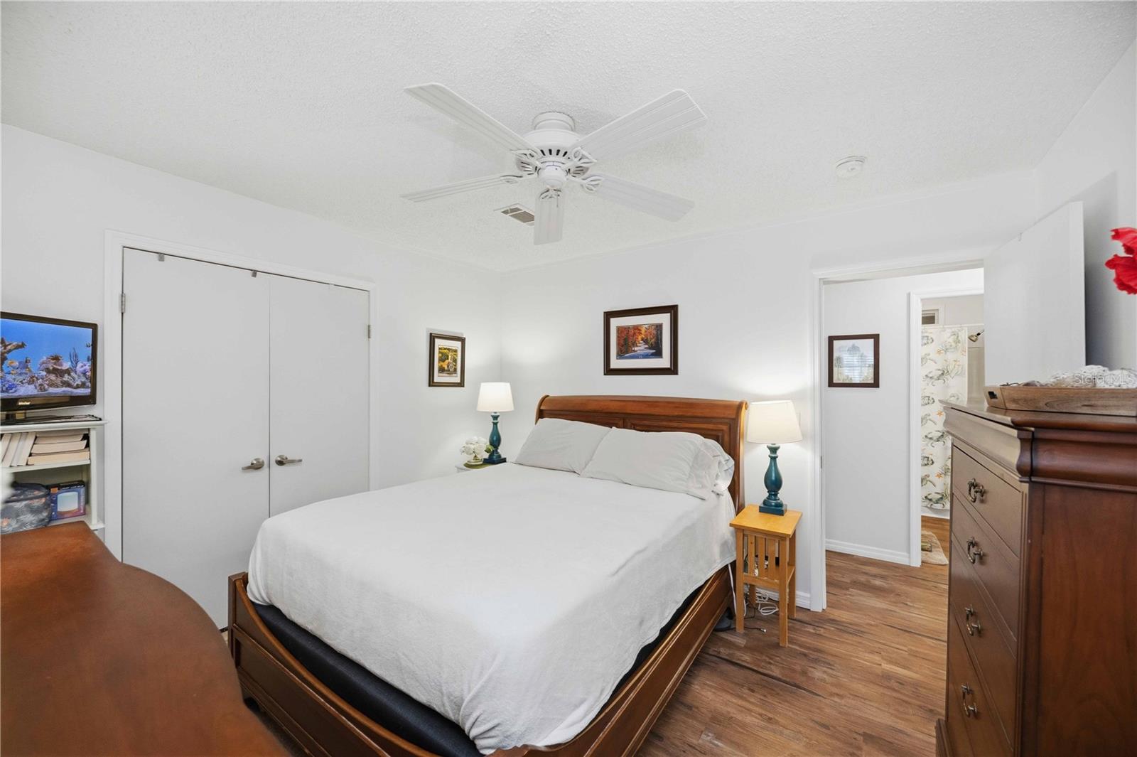 Image 17 of 33 For 10303 Burnt Store Road 97